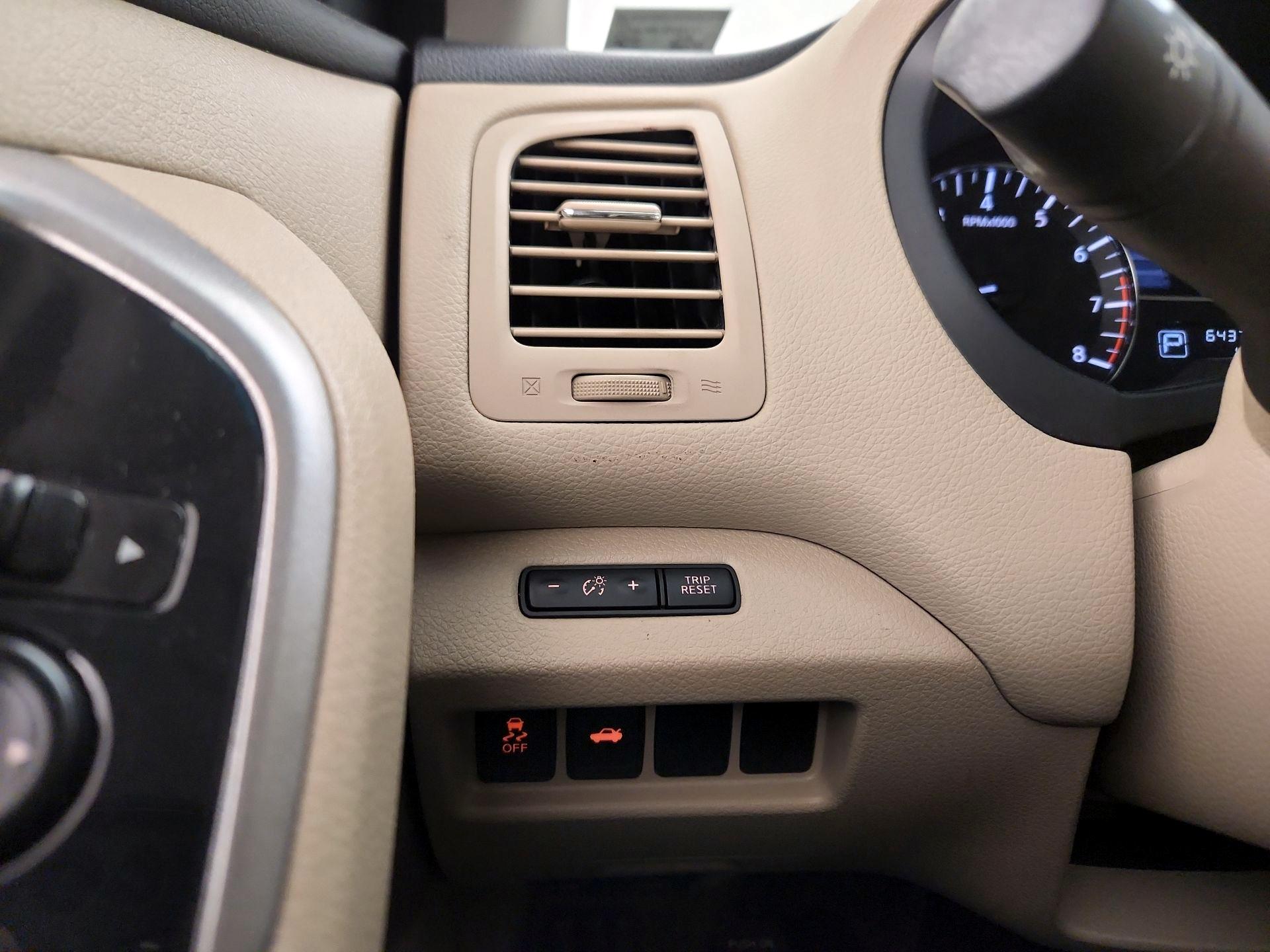 Thumbnail: 2014 Nissan Altima - 13