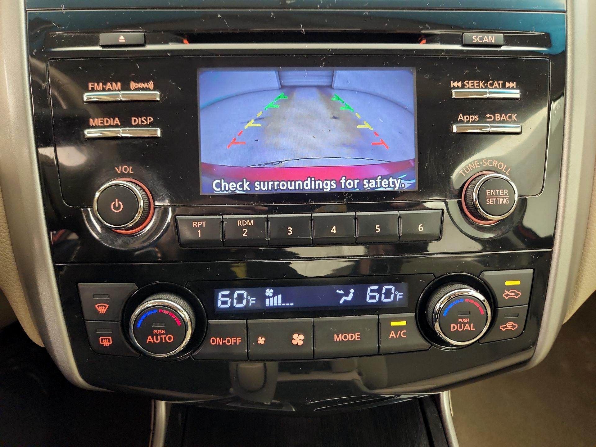 Thumbnail: 2014 Nissan Altima - 14