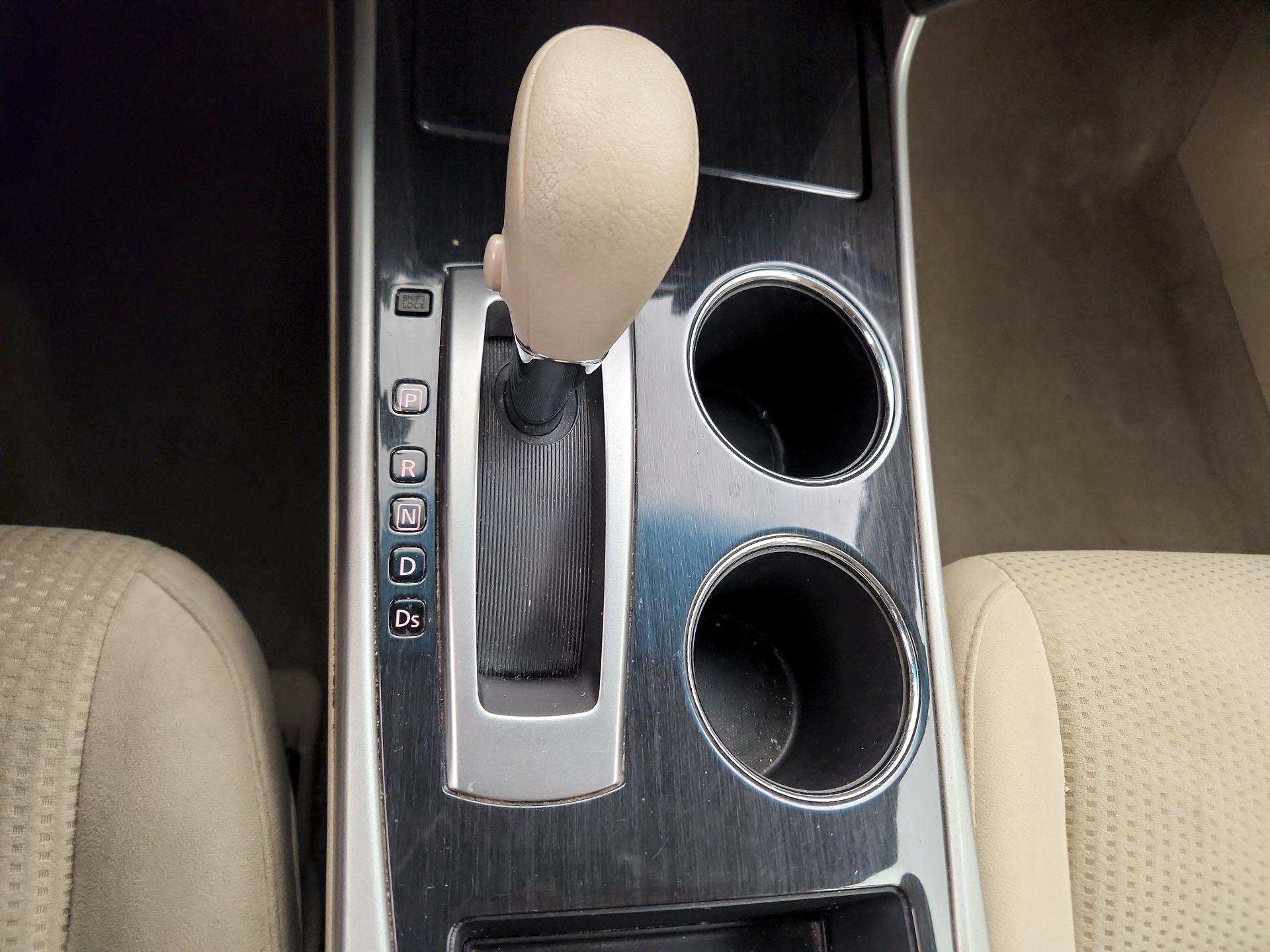 Thumbnail: 2014 Nissan Altima - 17