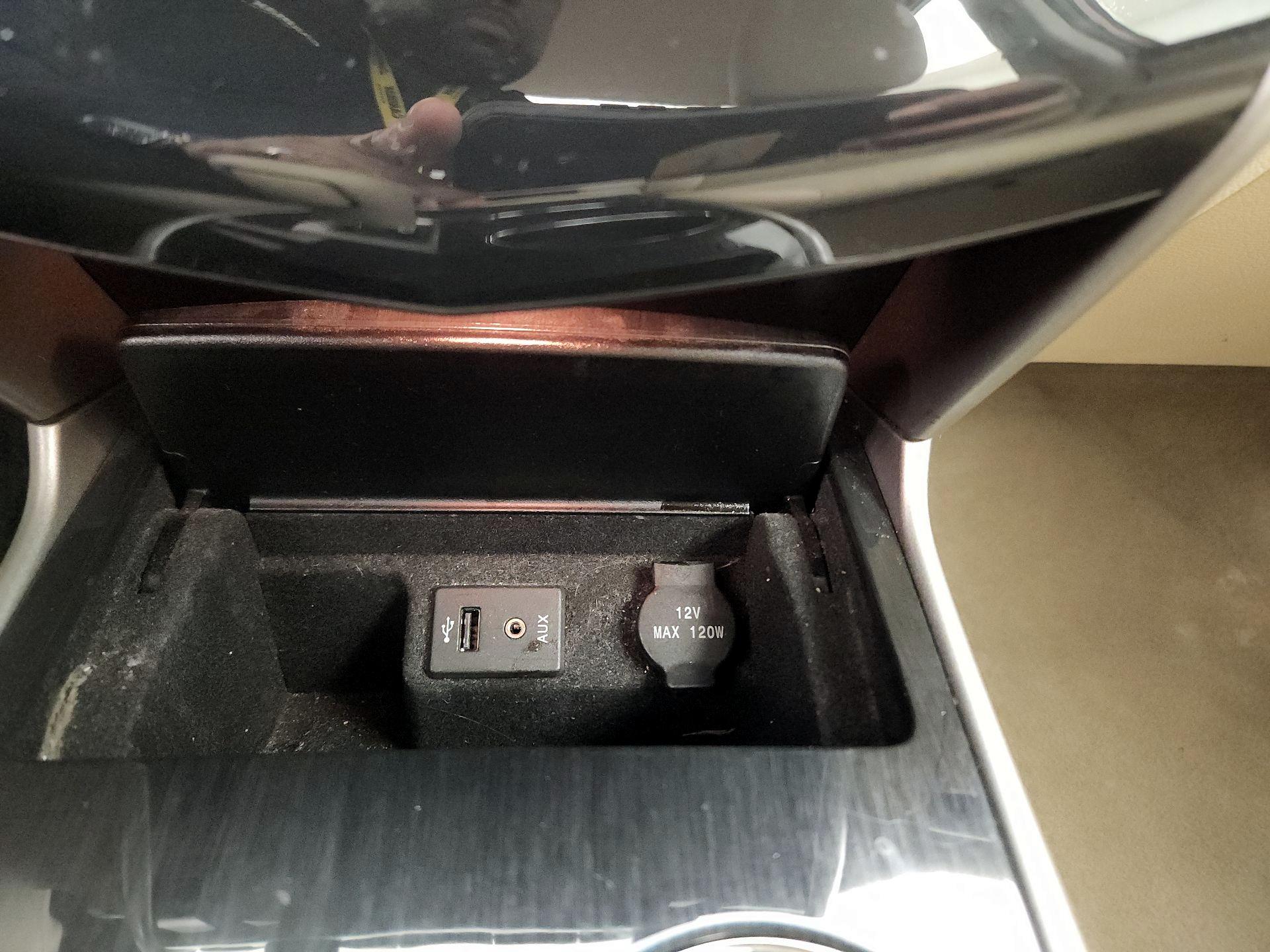 Thumbnail: 2014 Nissan Altima - 18