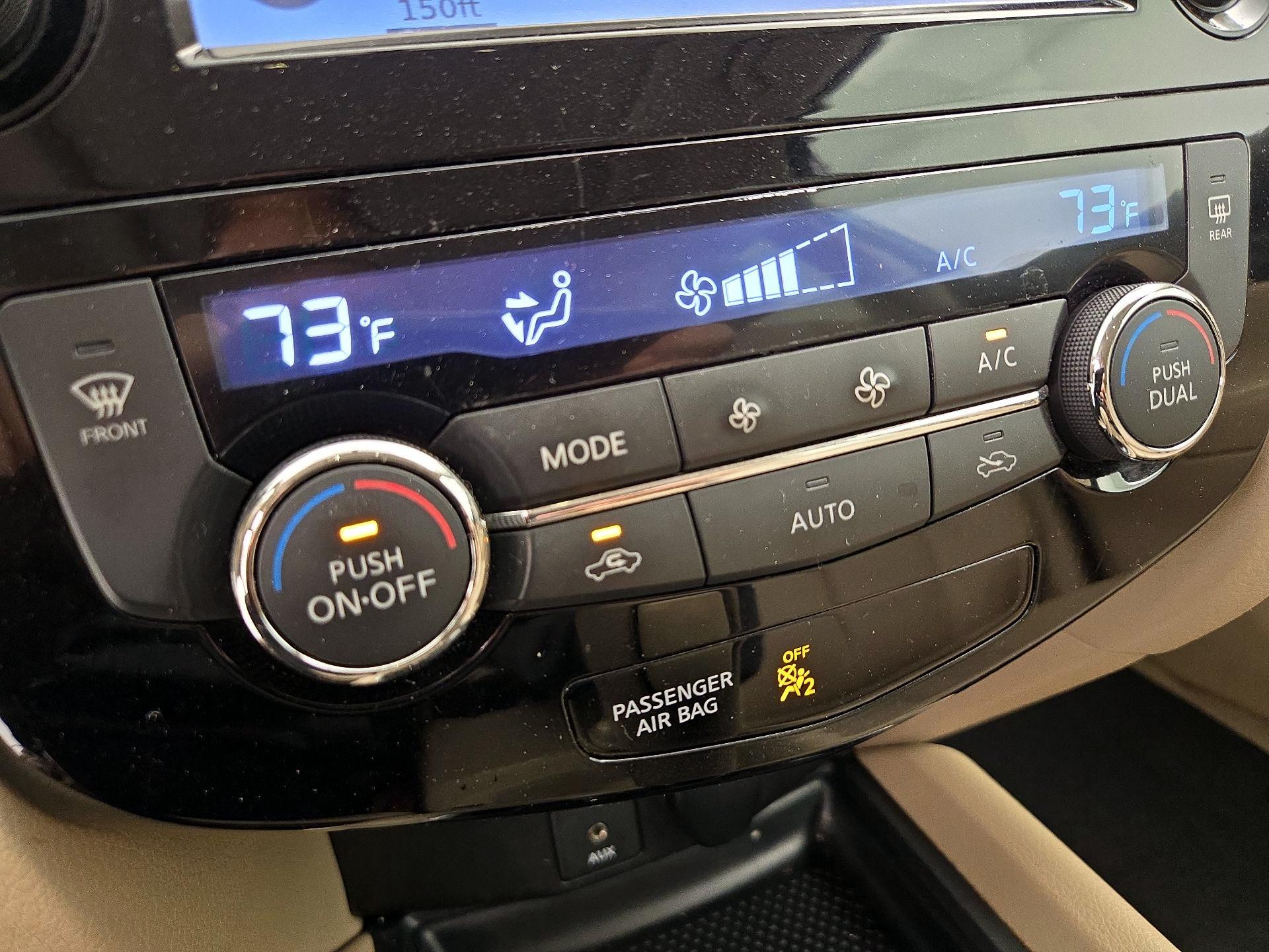 Thumbnail: 2015 Nissan Rogue - 17