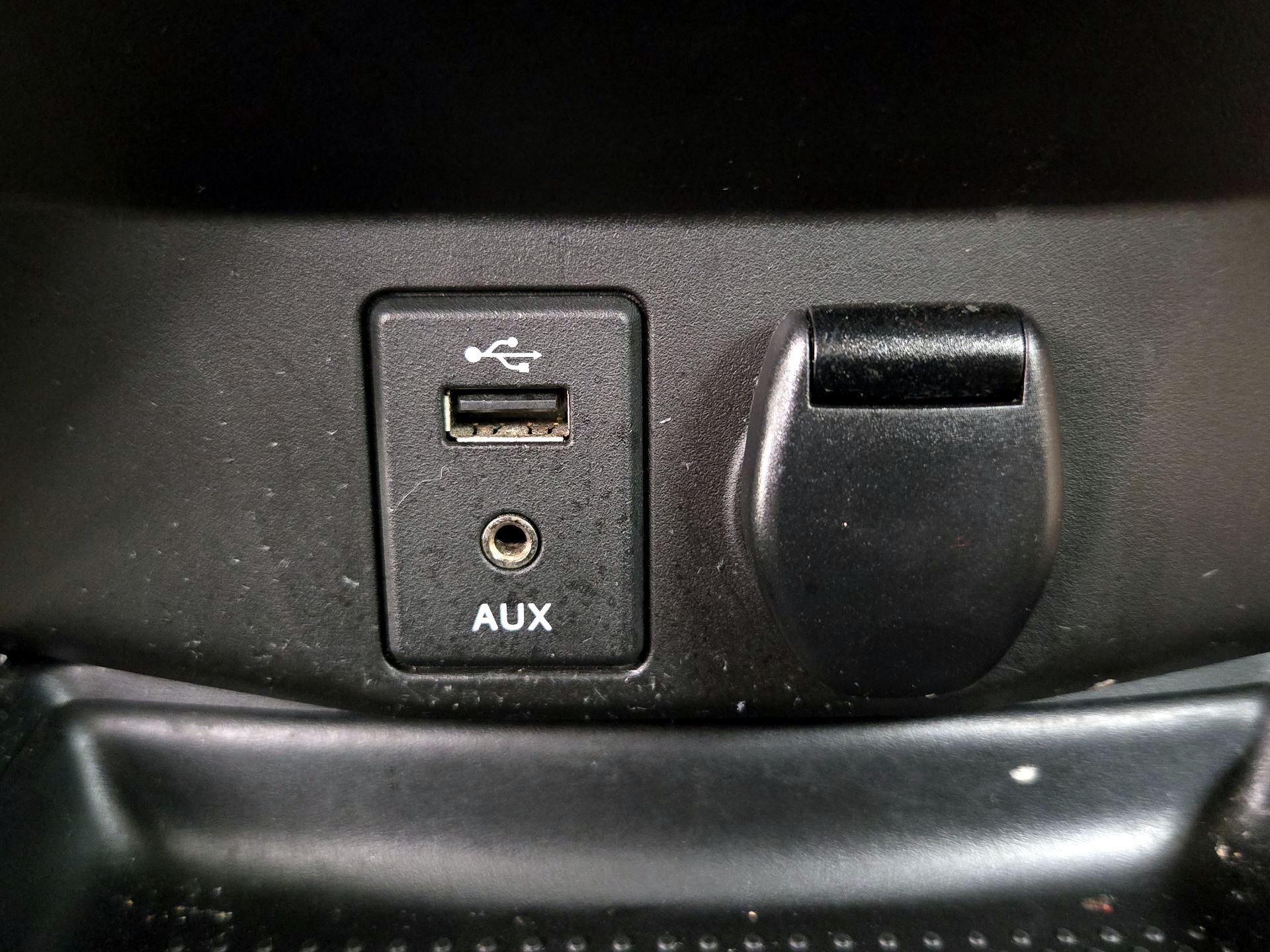 Thumbnail: 2015 Nissan Rogue - 19