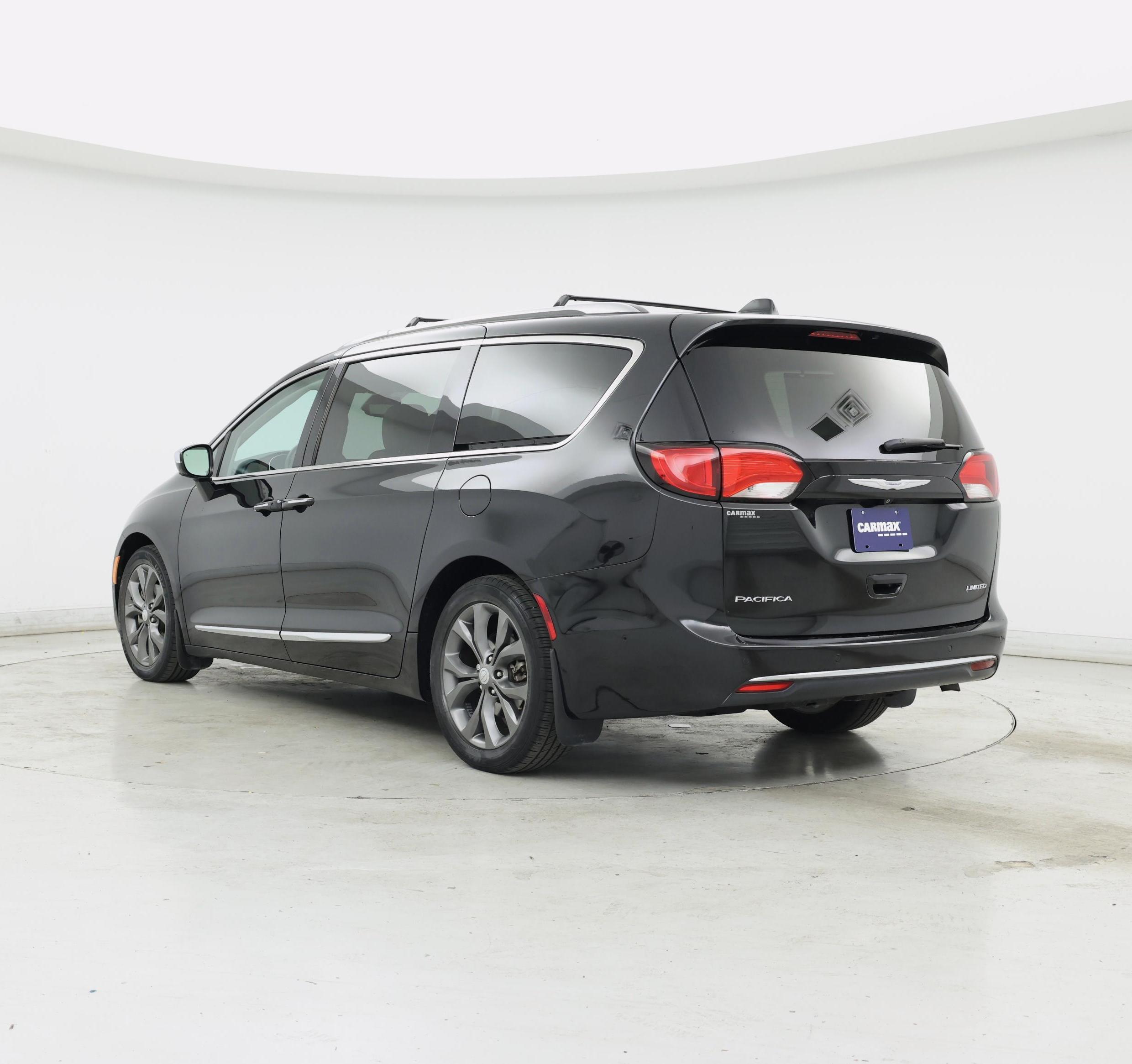 Thumbnail: 2017 Chrysler Pacifica - 2