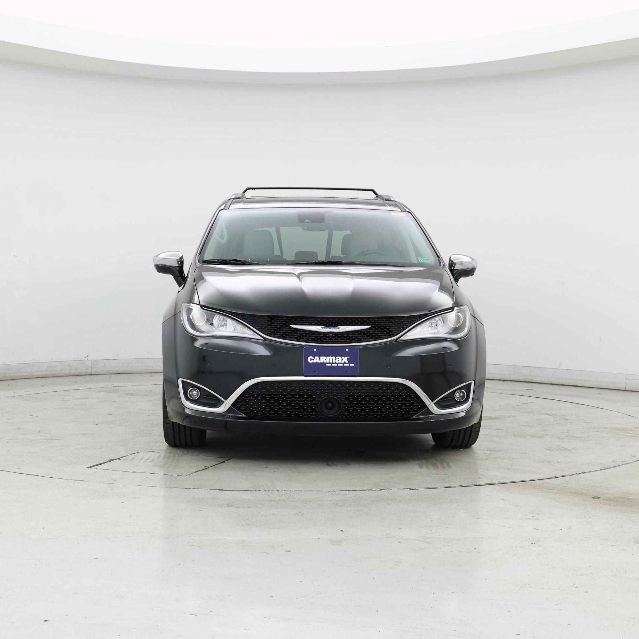 Thumbnail: 2017 Chrysler Pacifica - 5