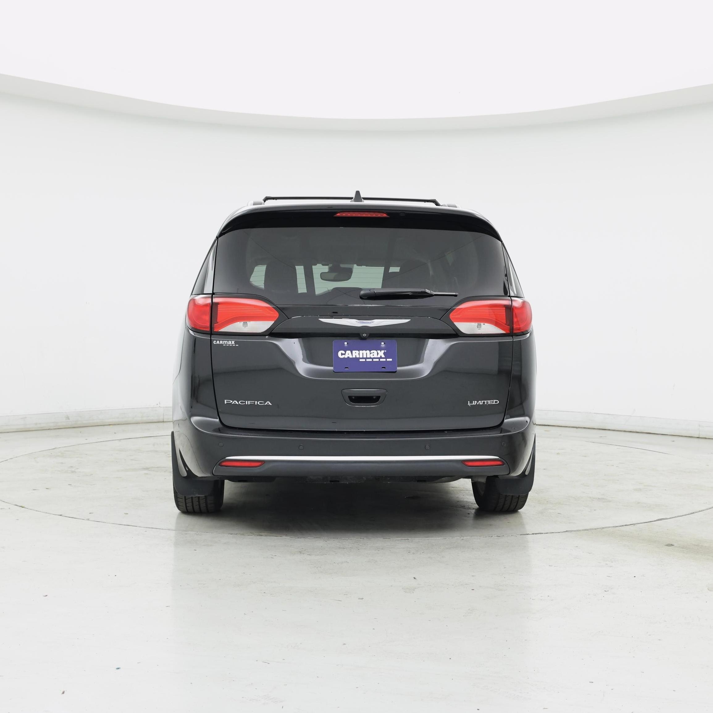 Thumbnail: 2017 Chrysler Pacifica - 6