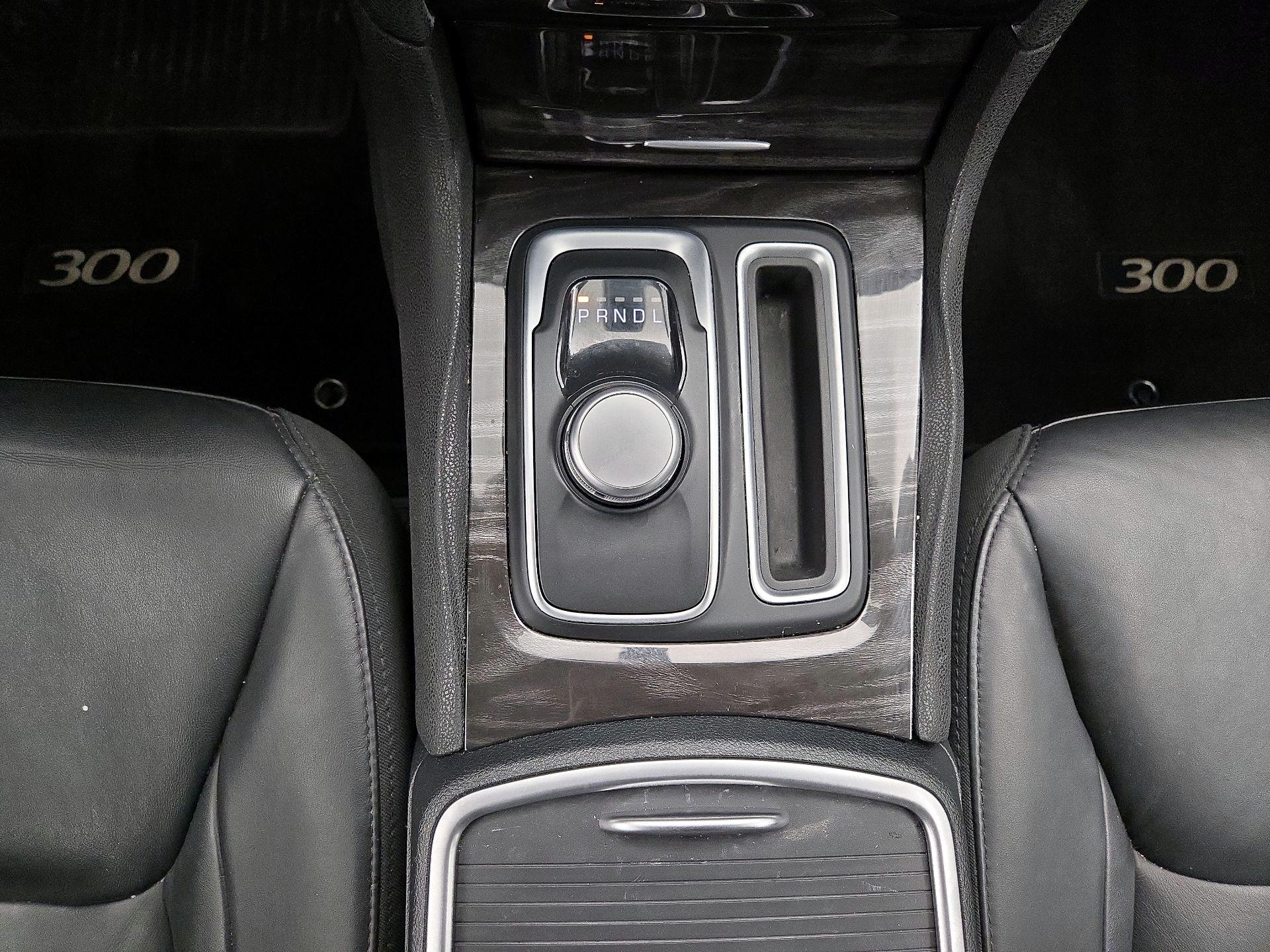 Thumbnail: 2015 Chrysler 300 - 18