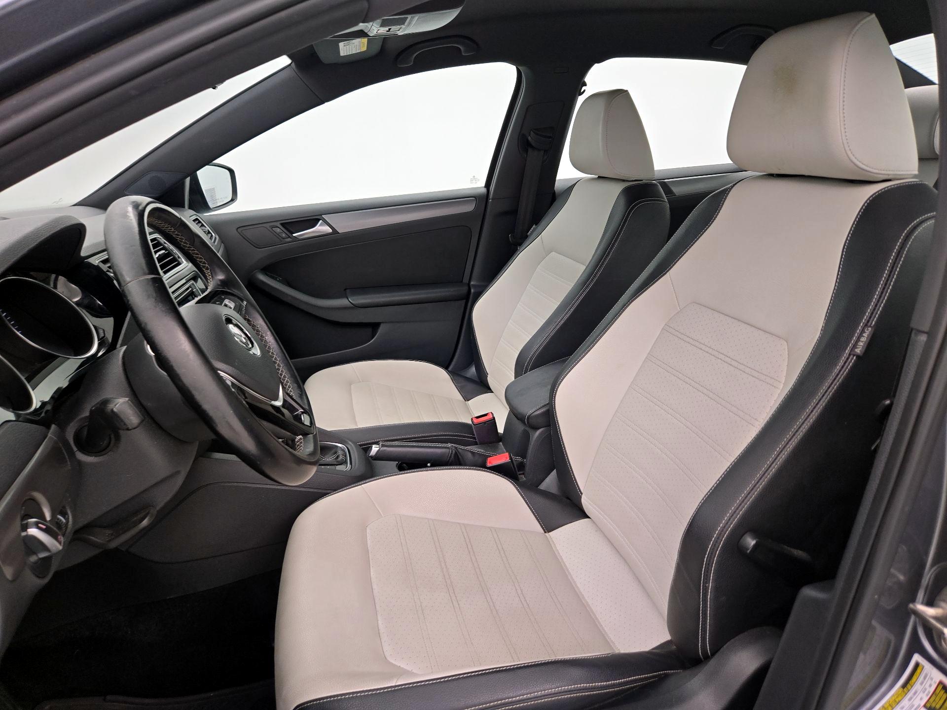 Thumbnail: 2016 Volkswagen Jetta - 11