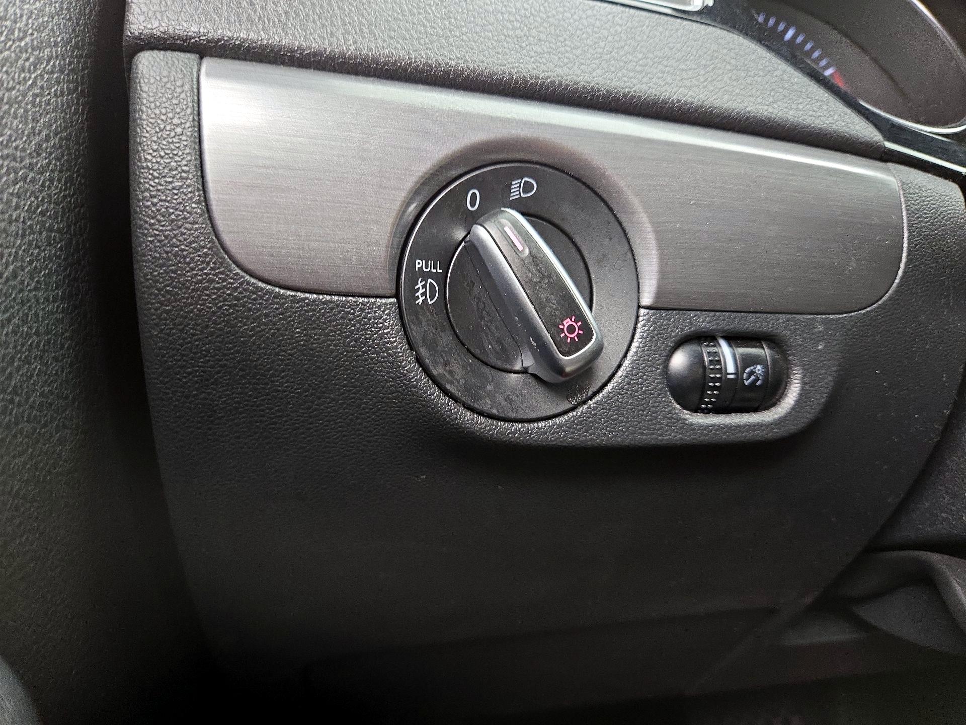 Thumbnail: 2016 Volkswagen Jetta - 13