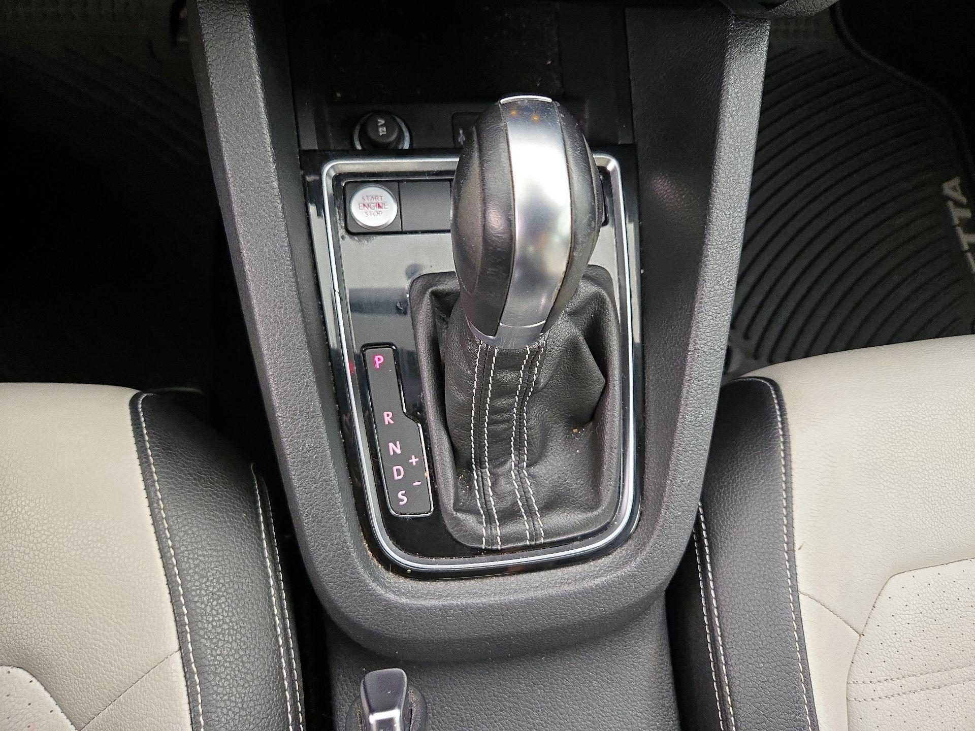 Thumbnail: 2016 Volkswagen Jetta - 18