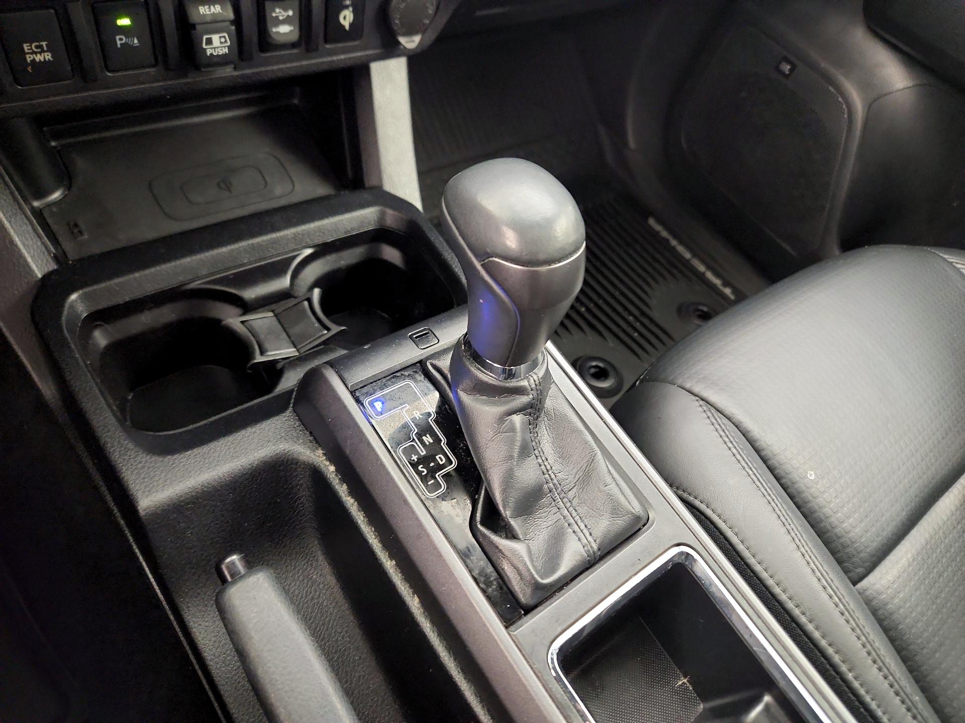 Thumbnail: 2018 Toyota Tacoma - 17