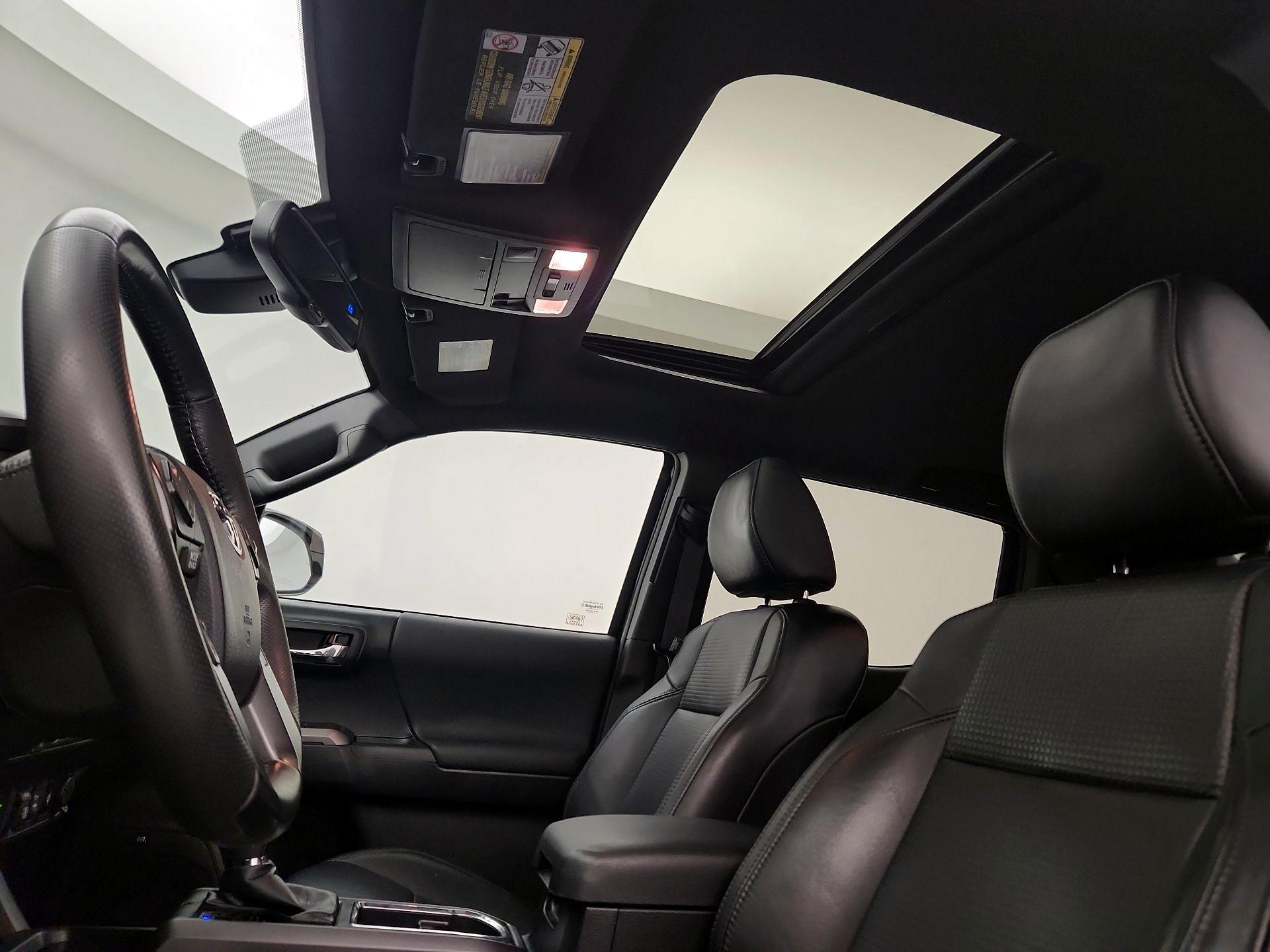 Thumbnail: 2018 Toyota Tacoma - 19