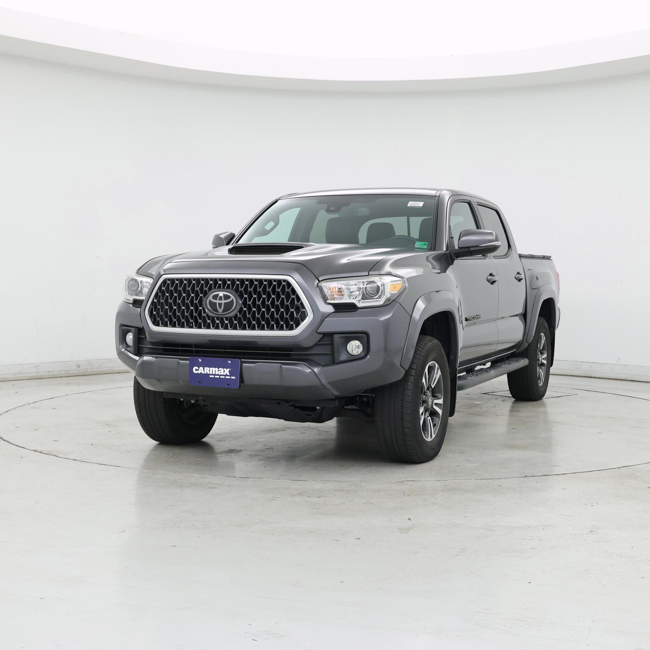 Thumbnail: 2018 Toyota Tacoma - 4