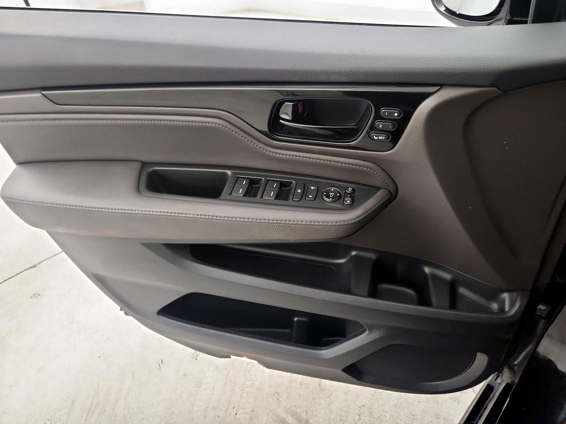 Thumbnail: 2019 Honda Odyssey - 12