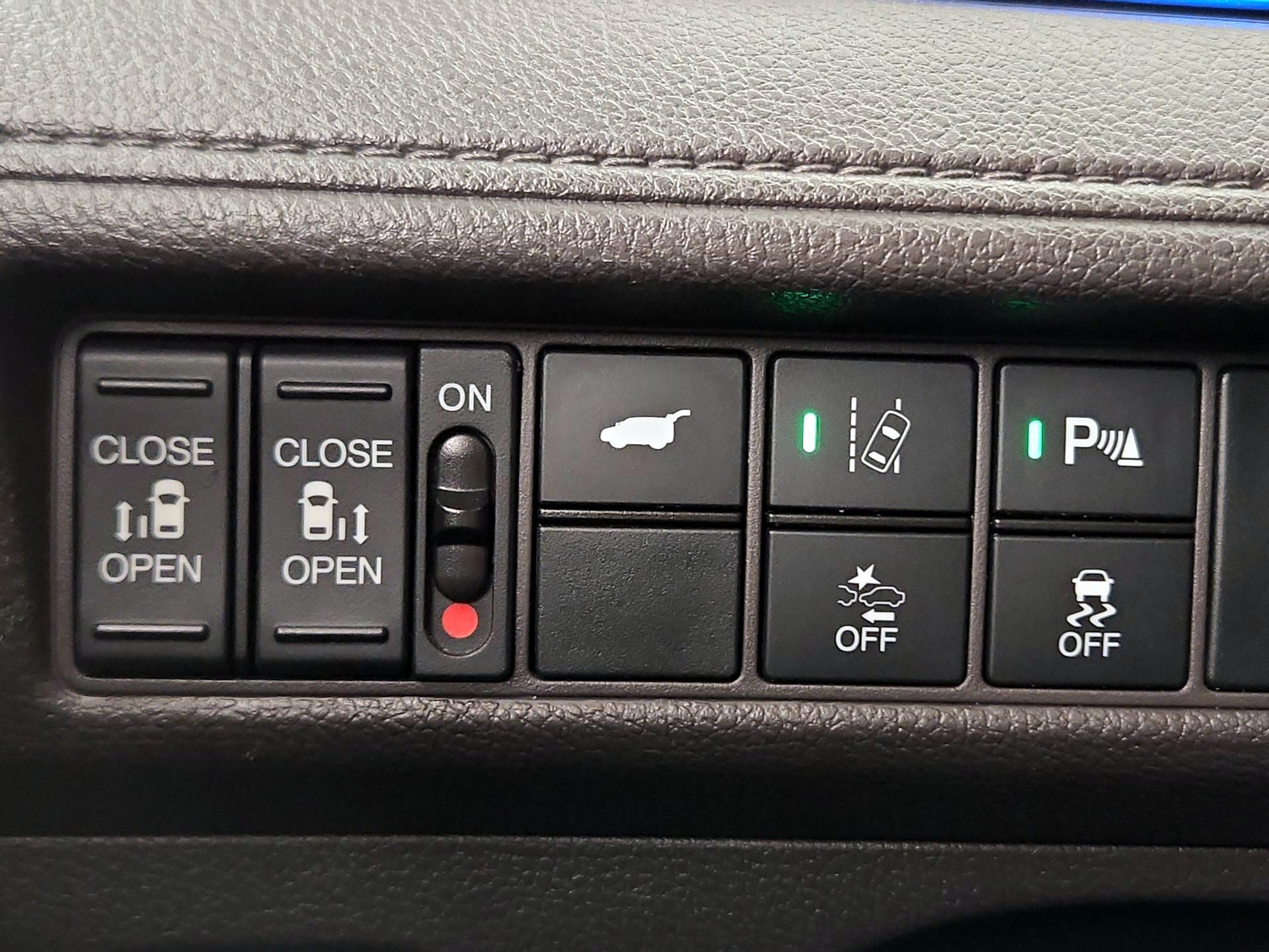 Thumbnail: 2019 Honda Odyssey - 13