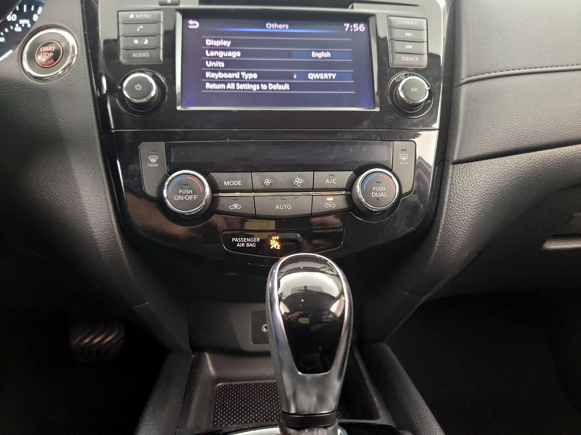 Thumbnail: 2018 Nissan Rogue - 16