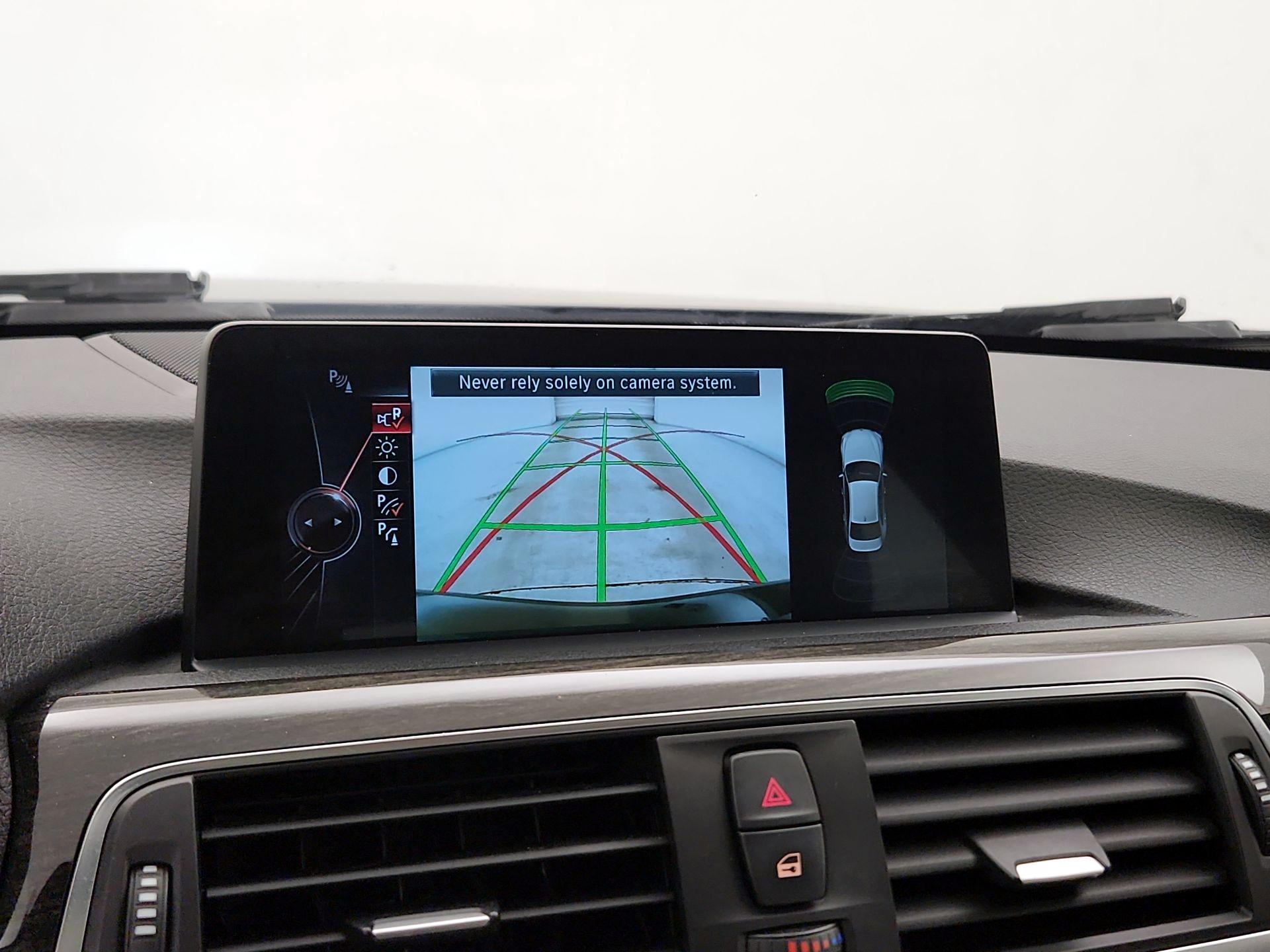 Thumbnail: 2016 BMW 3 Series - 15