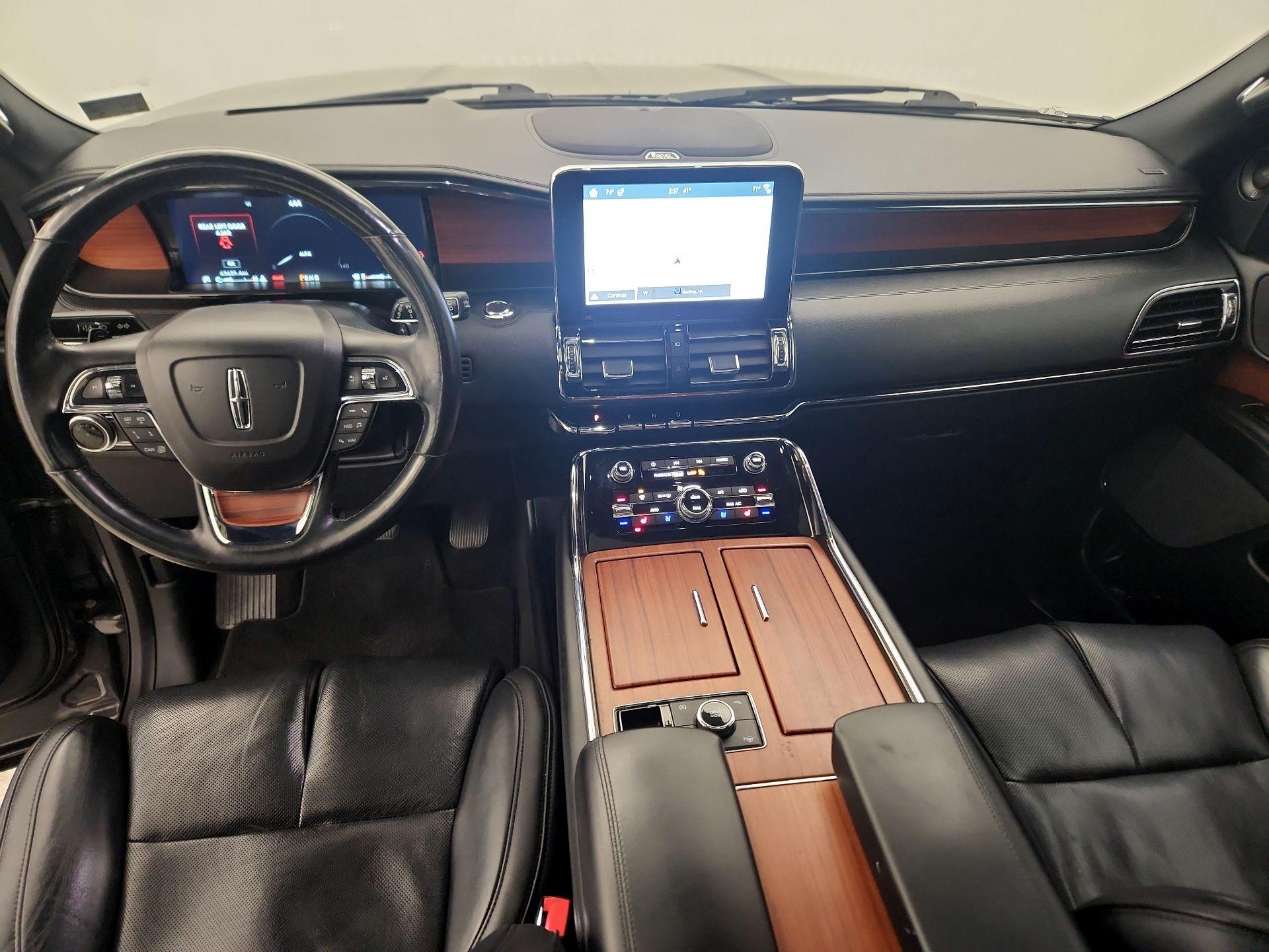 Thumbnail: 2018 Lincoln Navigator - 9