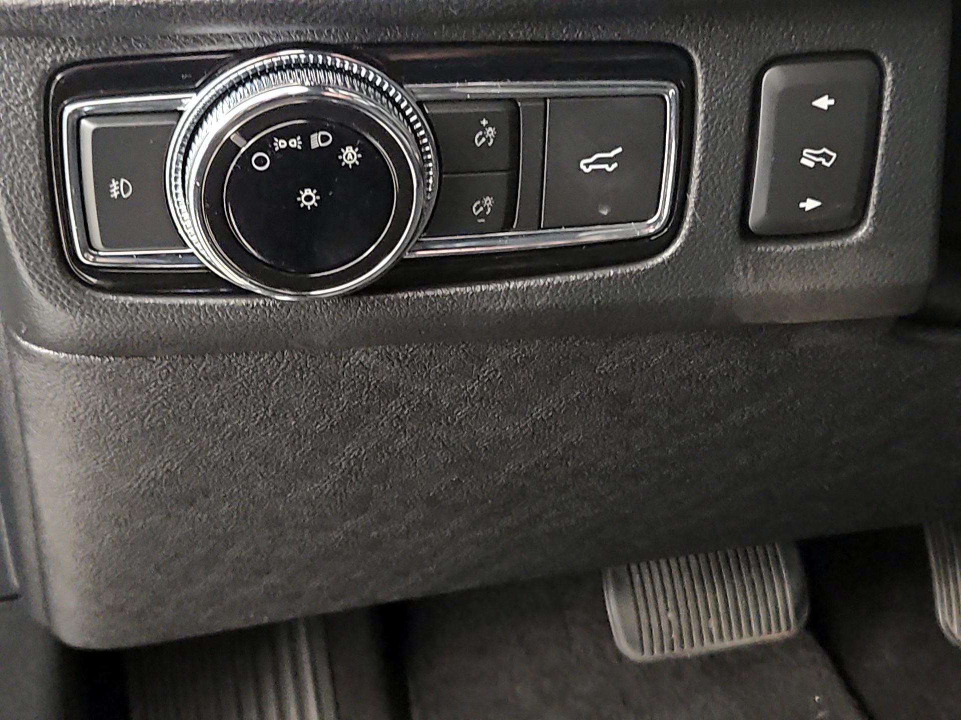 Thumbnail: 2018 Lincoln Navigator - 13