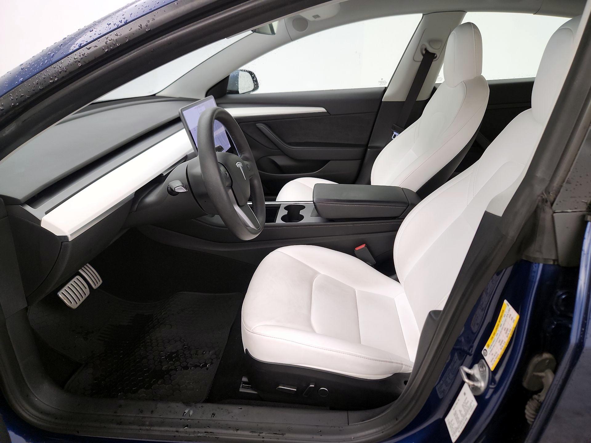 Thumbnail: 2022 Tesla Model 3 - 11