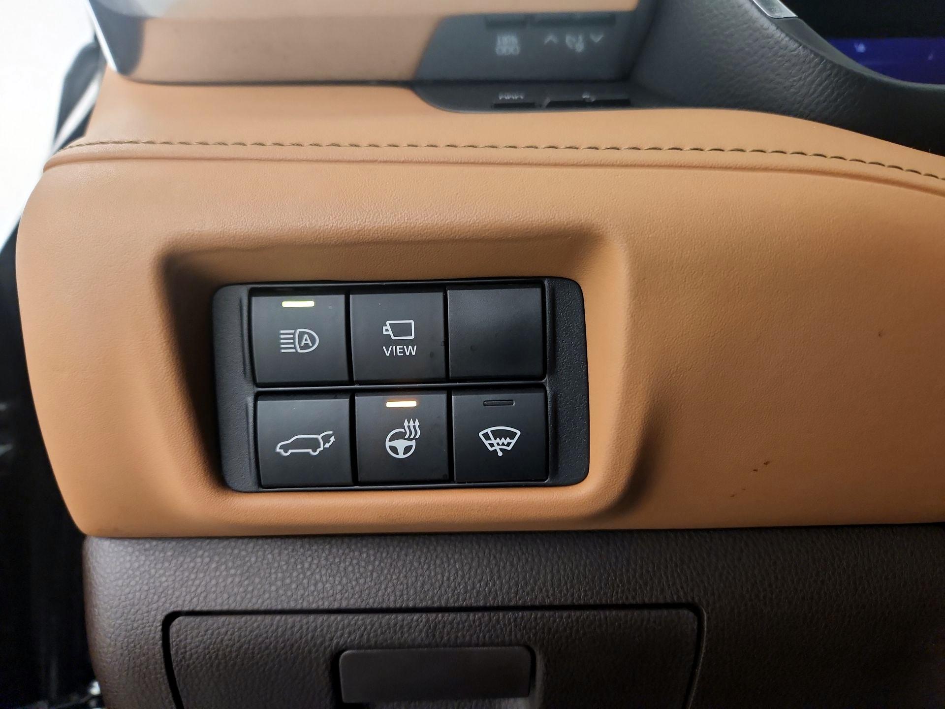 Thumbnail: 2021 Toyota Highlander - 13