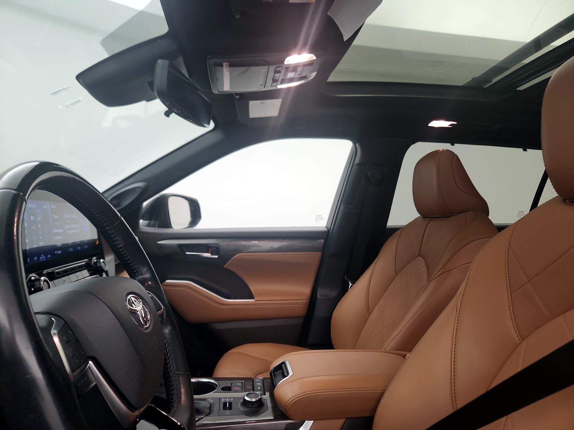 Thumbnail: 2021 Toyota Highlander - 19