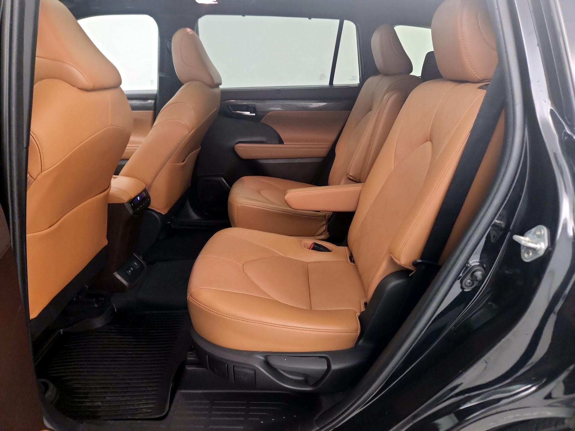 Thumbnail: 2021 Toyota Highlander - 20