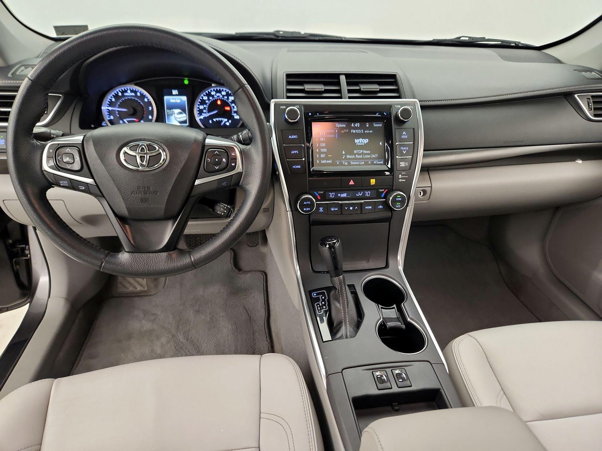 Thumbnail: 2015 Toyota Camry - 9