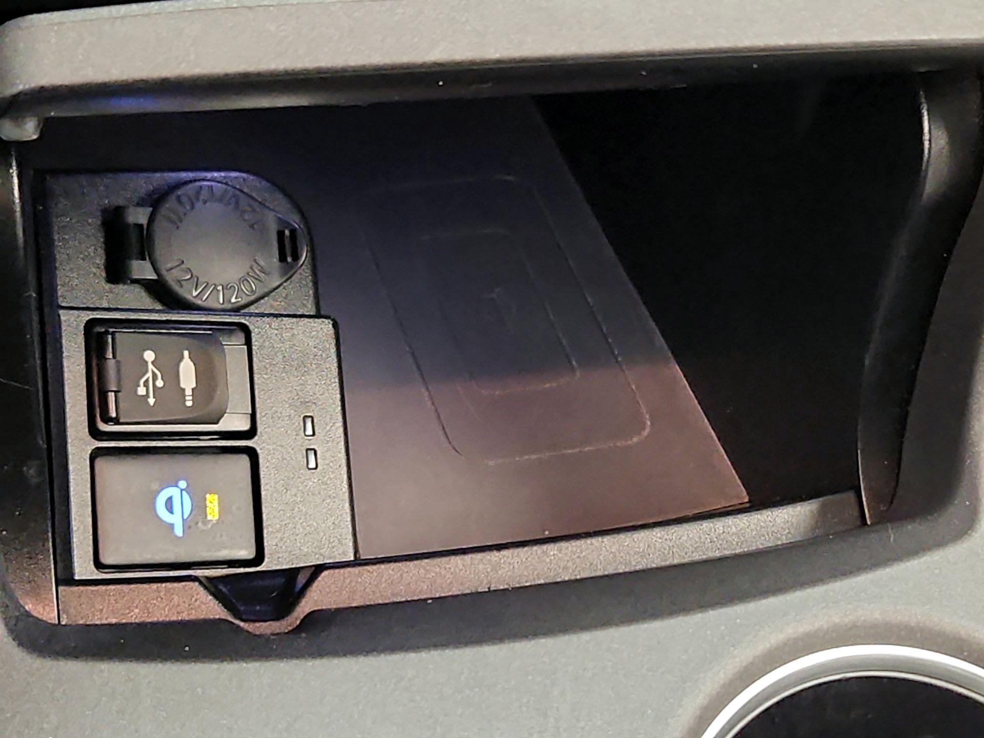 Thumbnail: 2015 Toyota Camry - 18