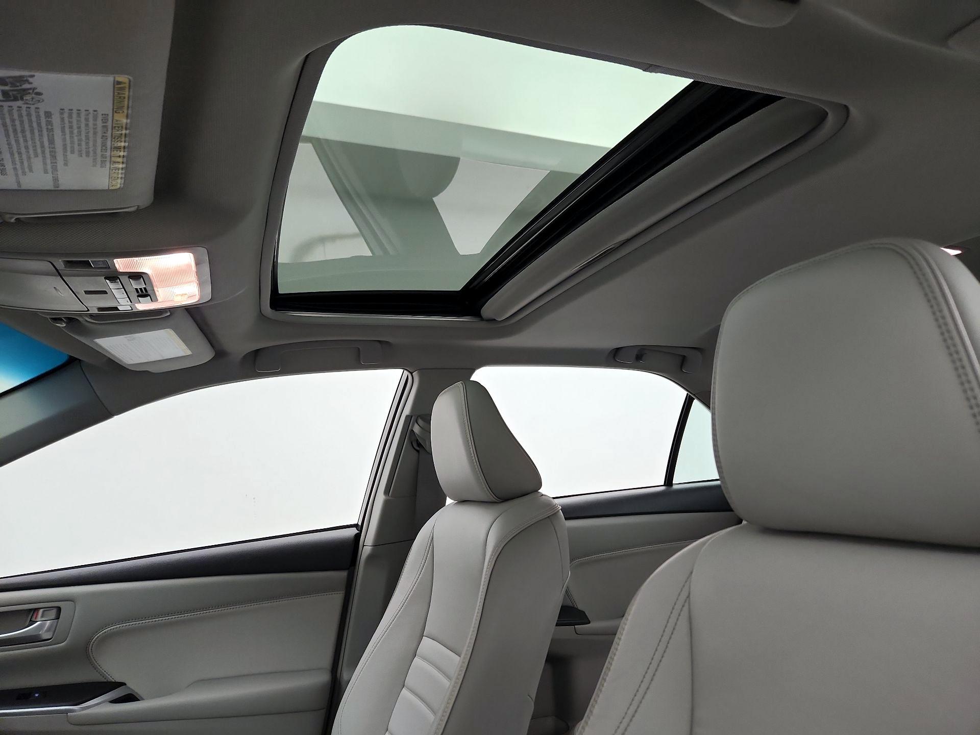 Thumbnail: 2015 Toyota Camry - 19