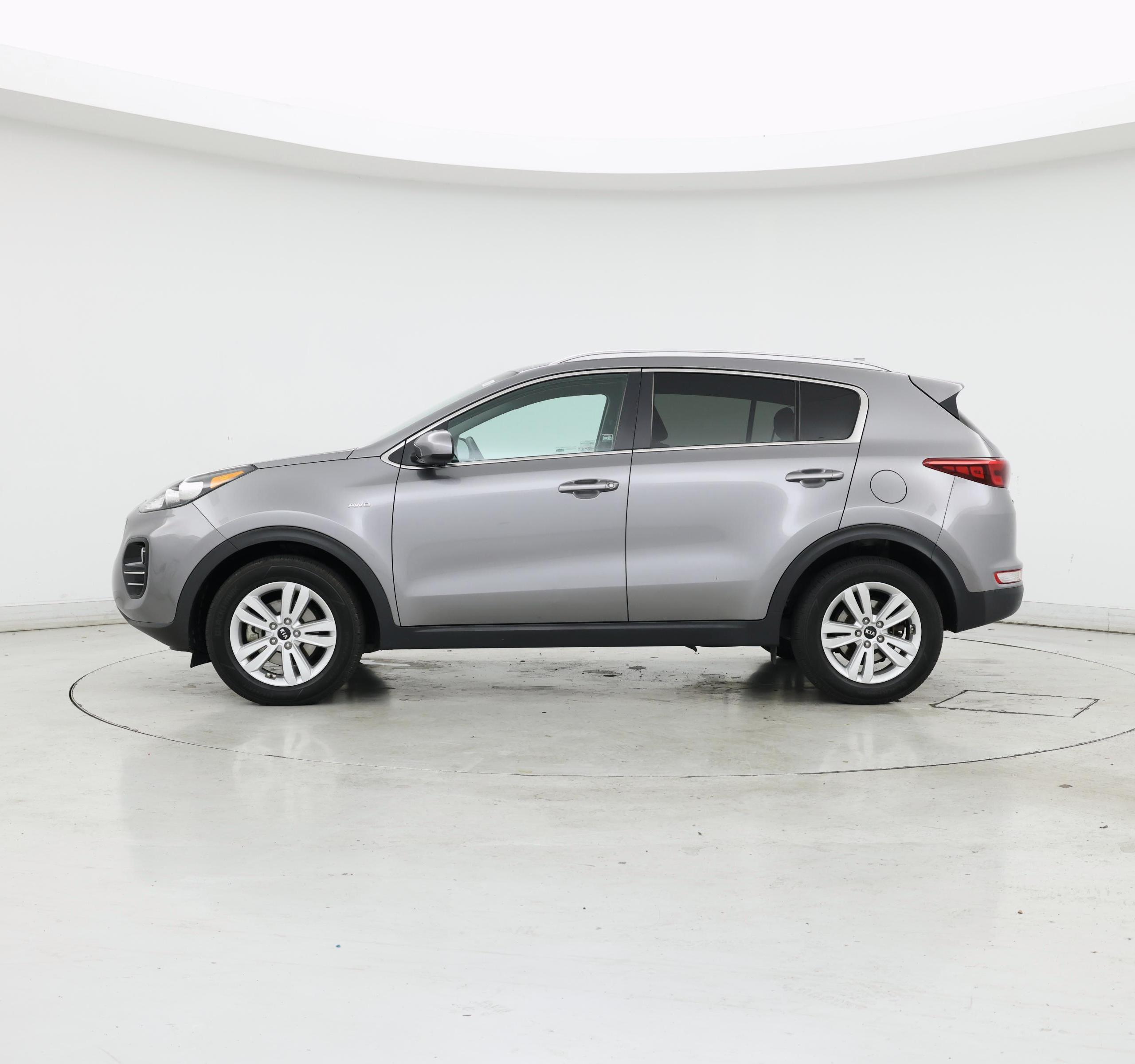 Thumbnail: 2018 Kia Sportage - 3