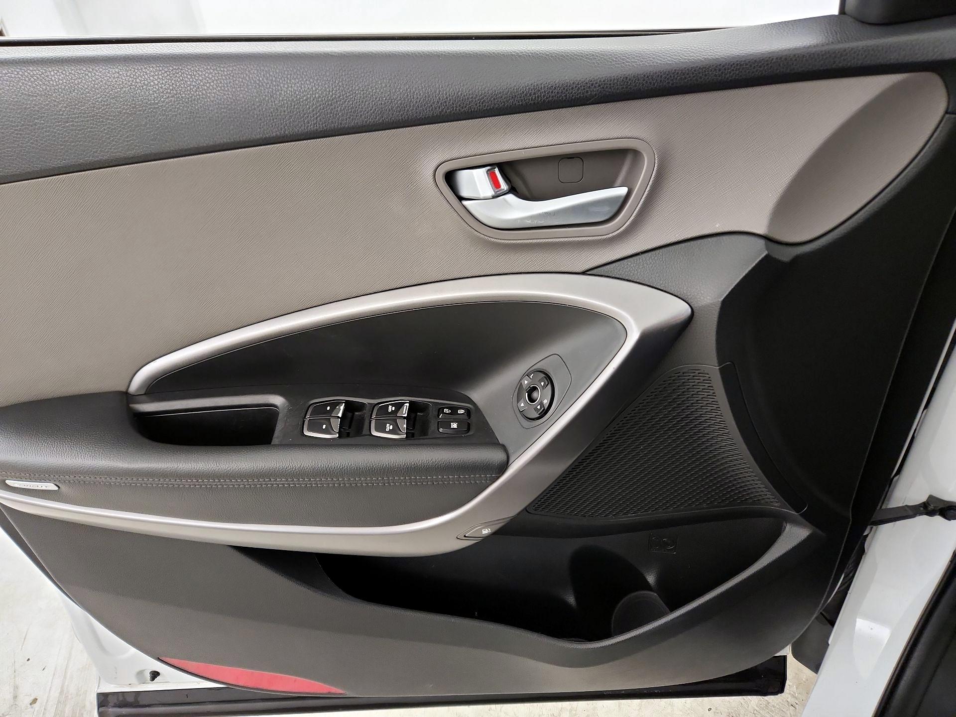 Thumbnail: 2017 Hyundai Santa Fe - 12