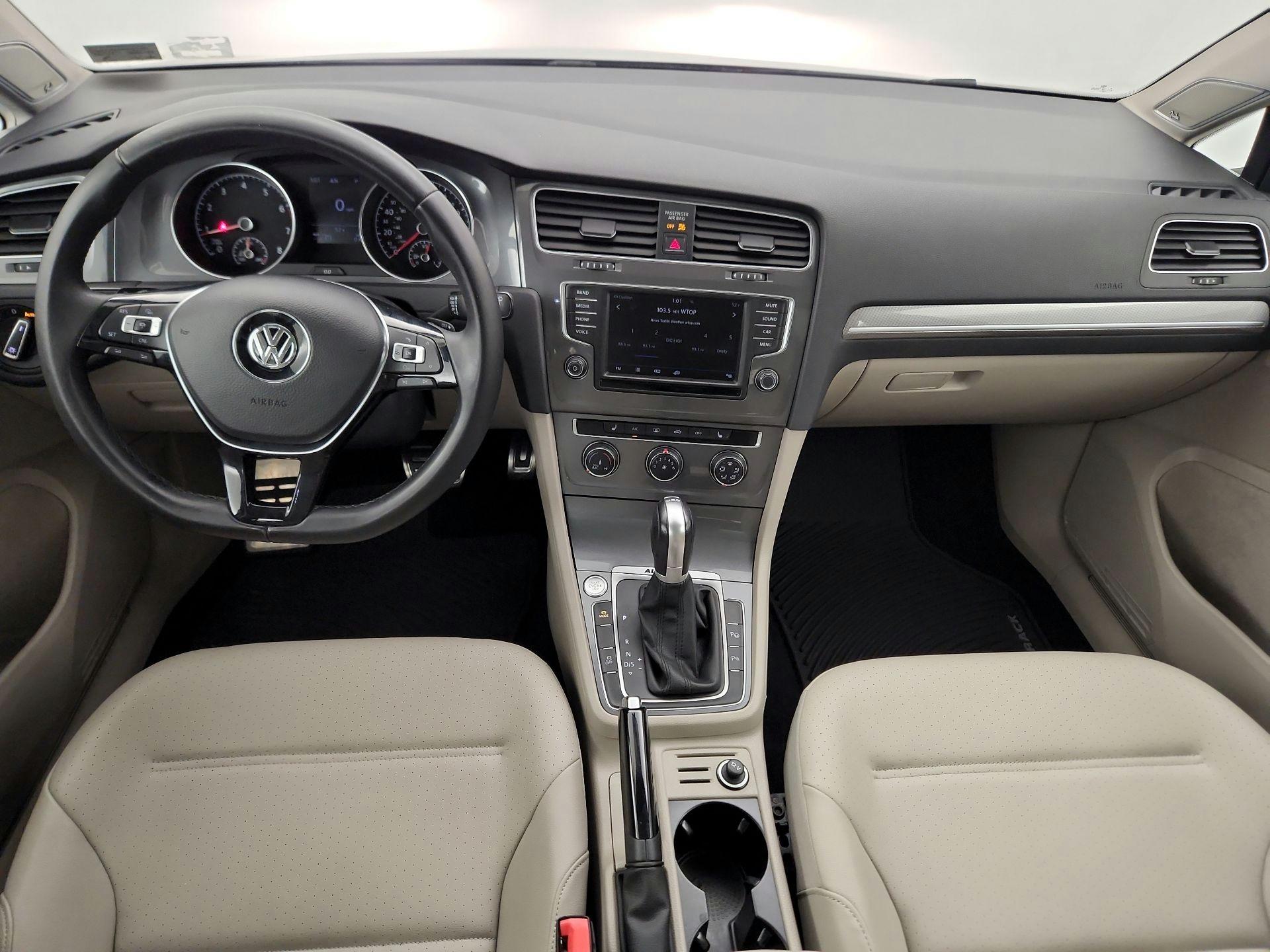 Thumbnail: 2017 Volkswagen Golf - 9