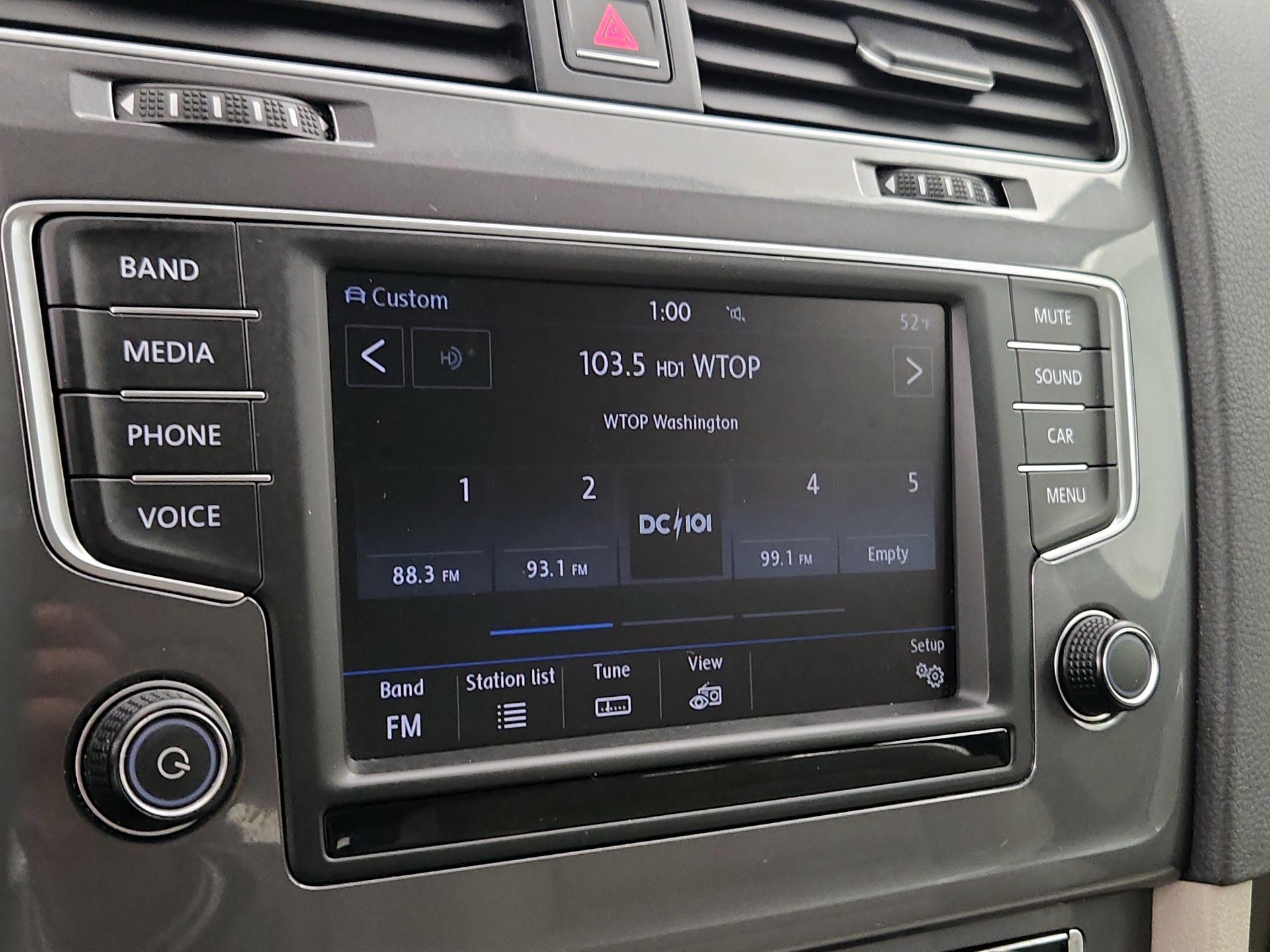 Thumbnail: 2017 Volkswagen Golf - 15