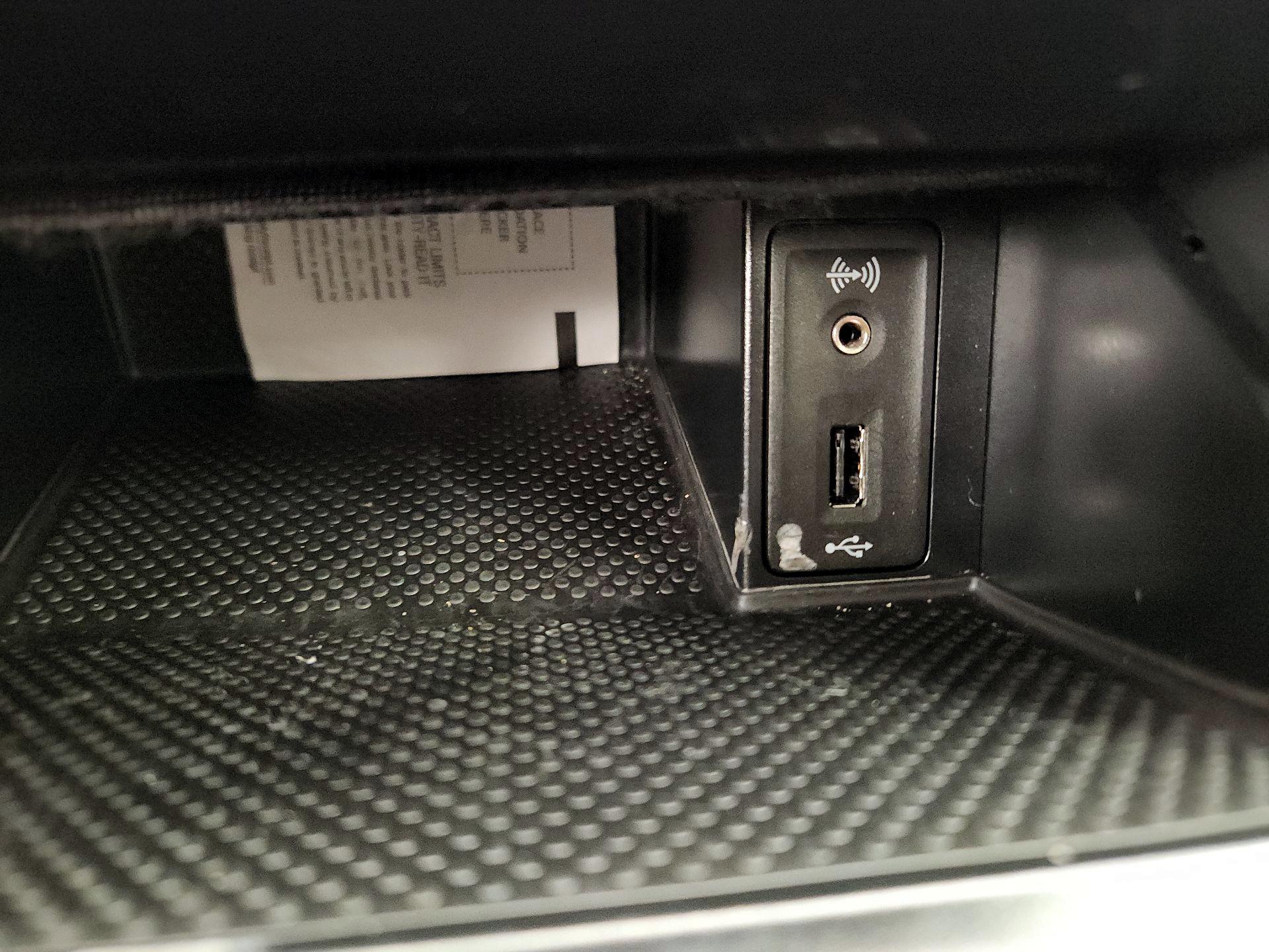 Thumbnail: 2017 Volkswagen Golf - 18