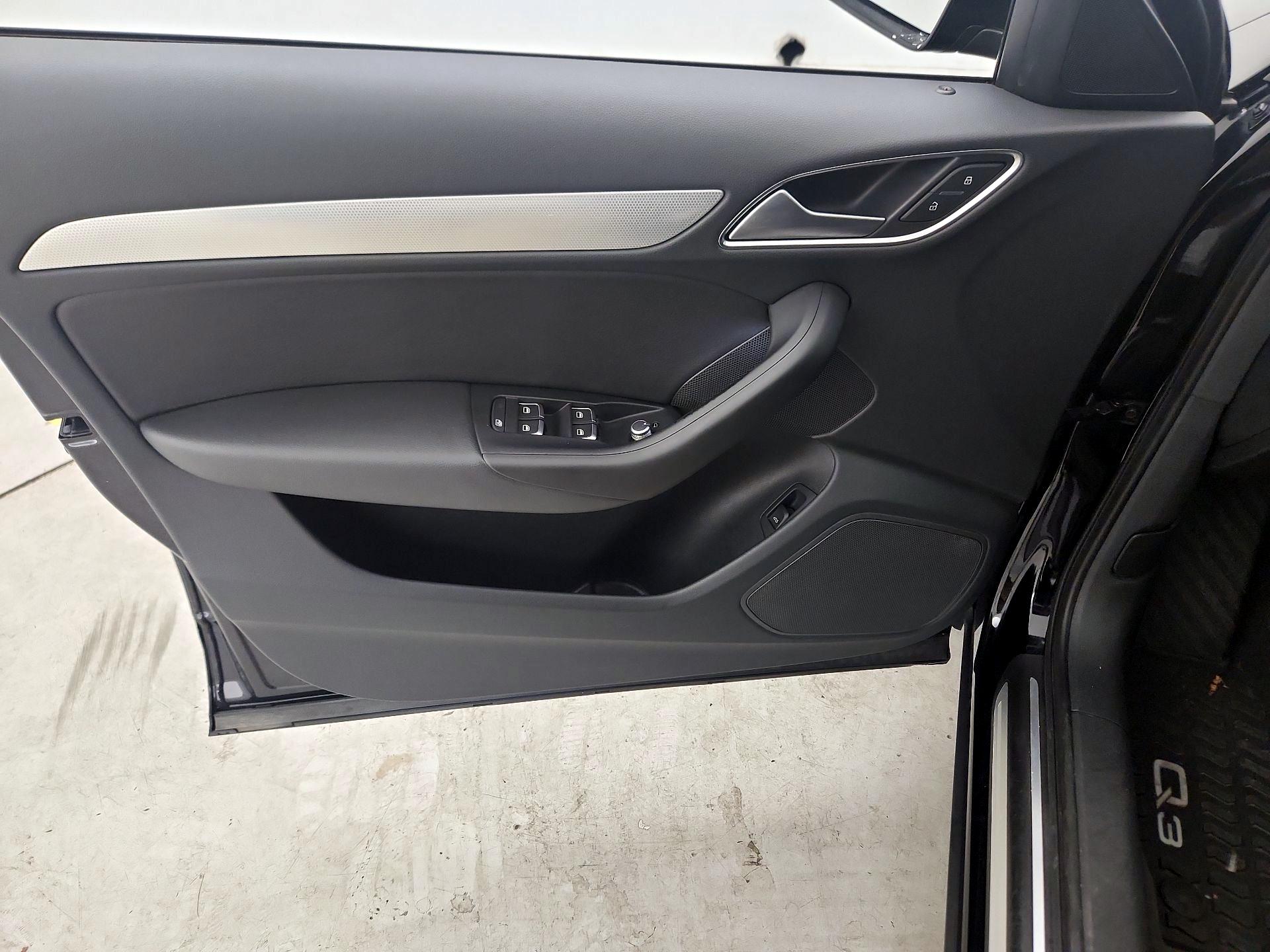 Thumbnail: 2018 Audi Q3 - 12