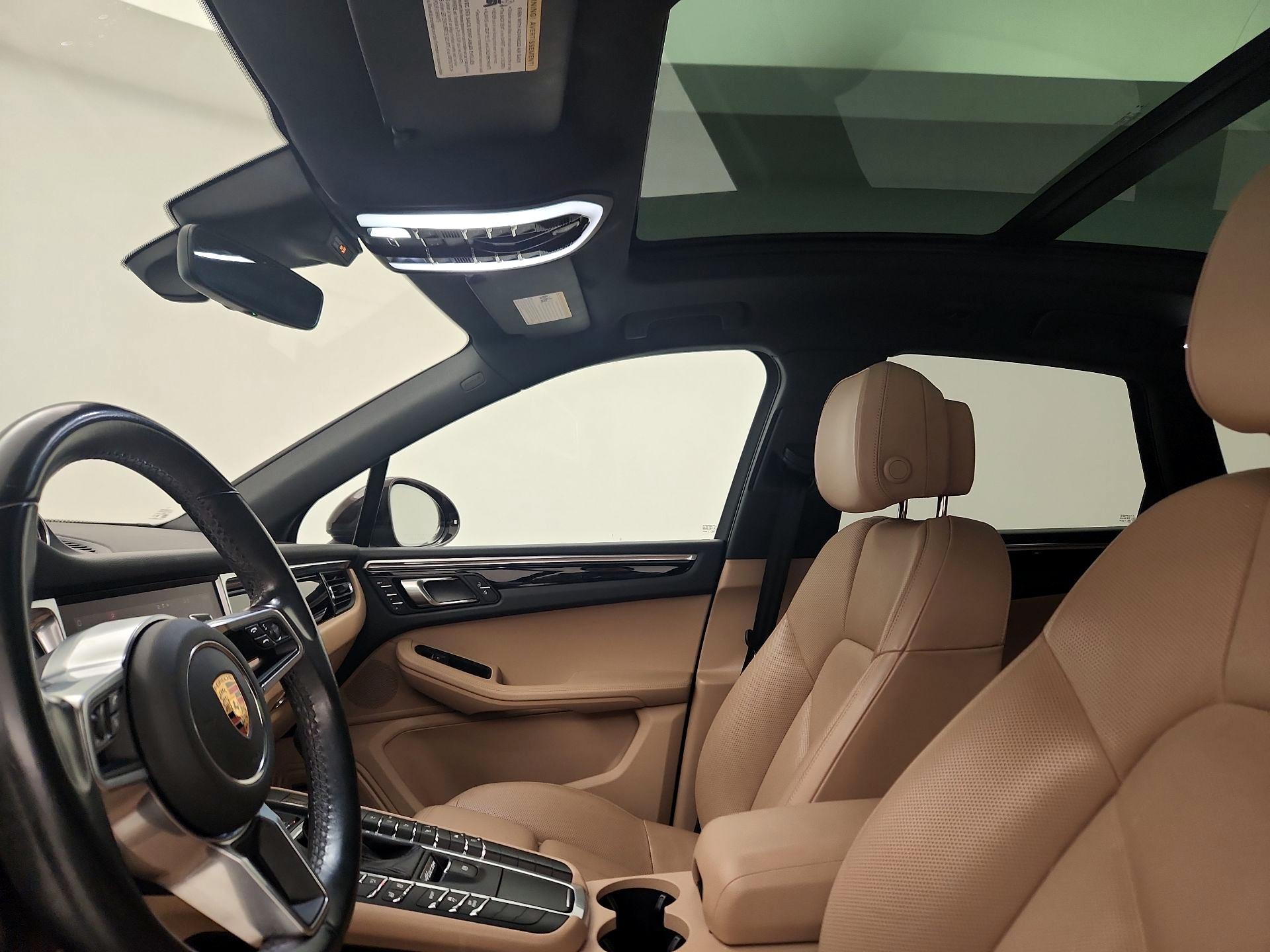 Thumbnail: 2021 Porsche Macan - 19