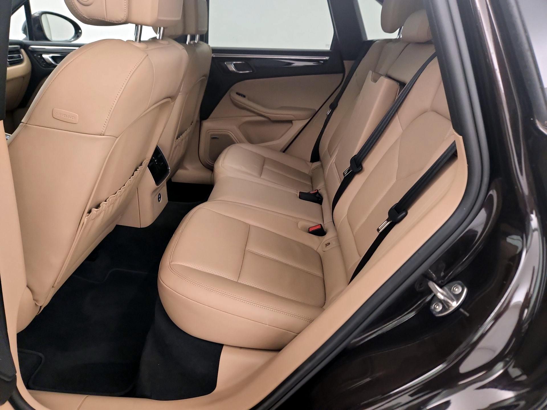 Thumbnail: 2021 Porsche Macan - 20