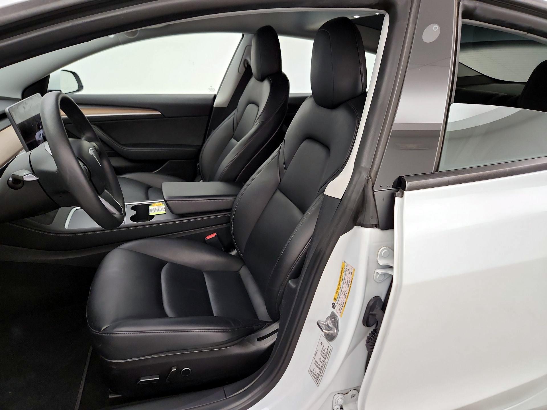 Thumbnail: 2022 Tesla Model 3 - 11