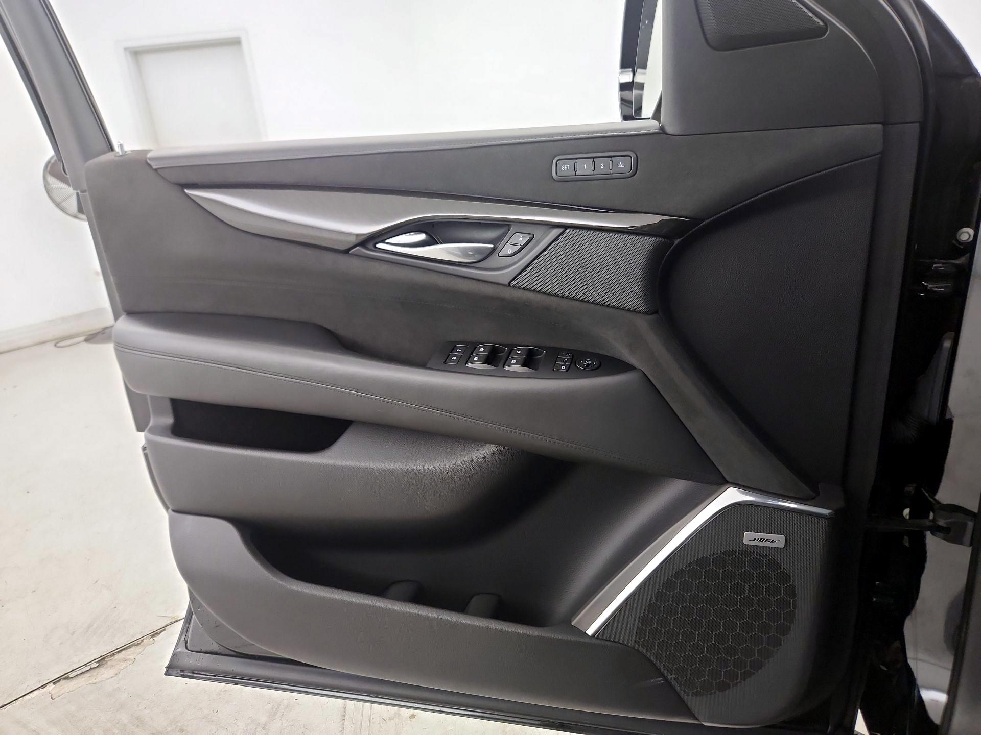 Thumbnail: 2018 Cadillac Escalade - 12