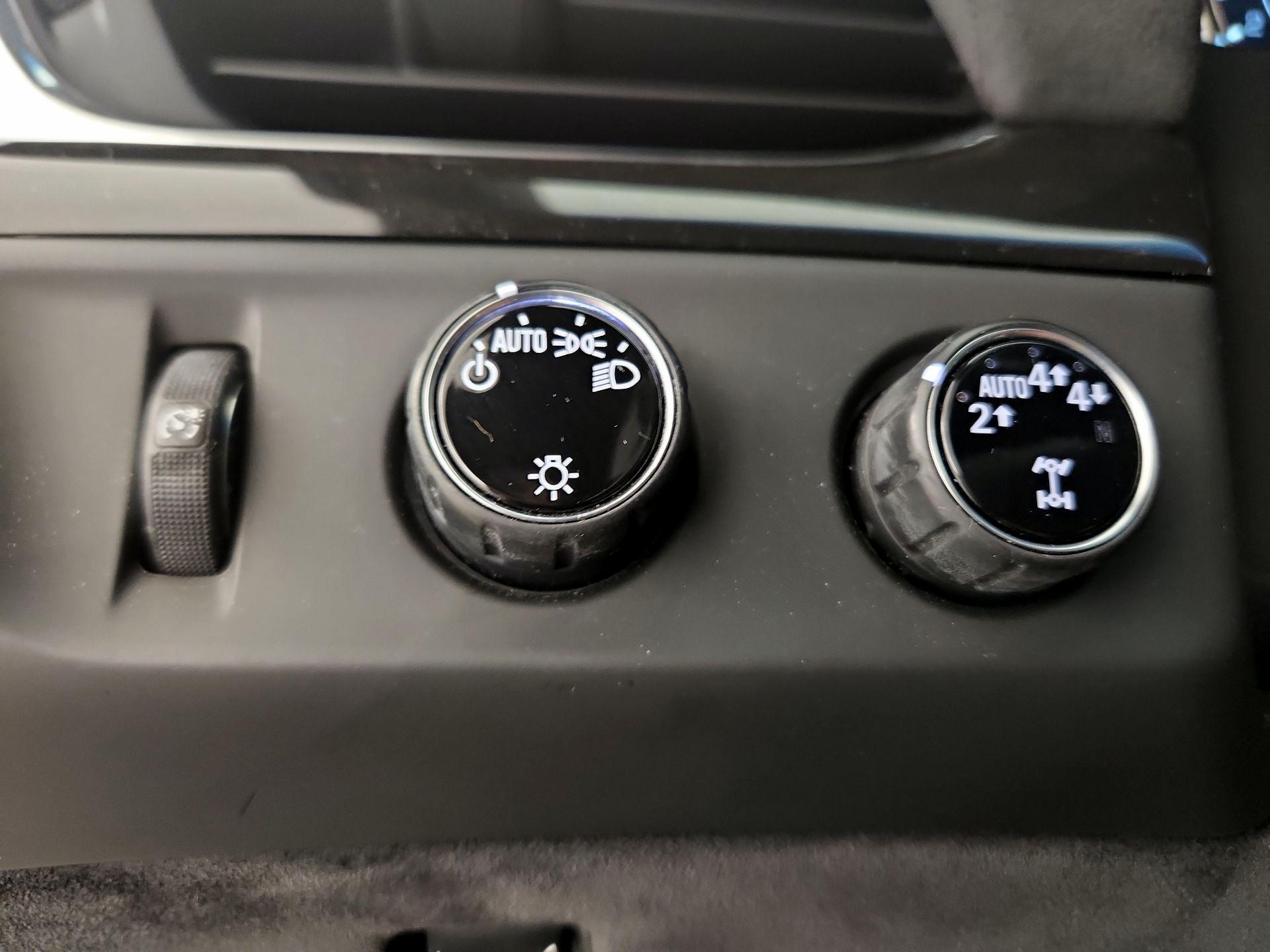 Thumbnail: 2018 Cadillac Escalade - 13