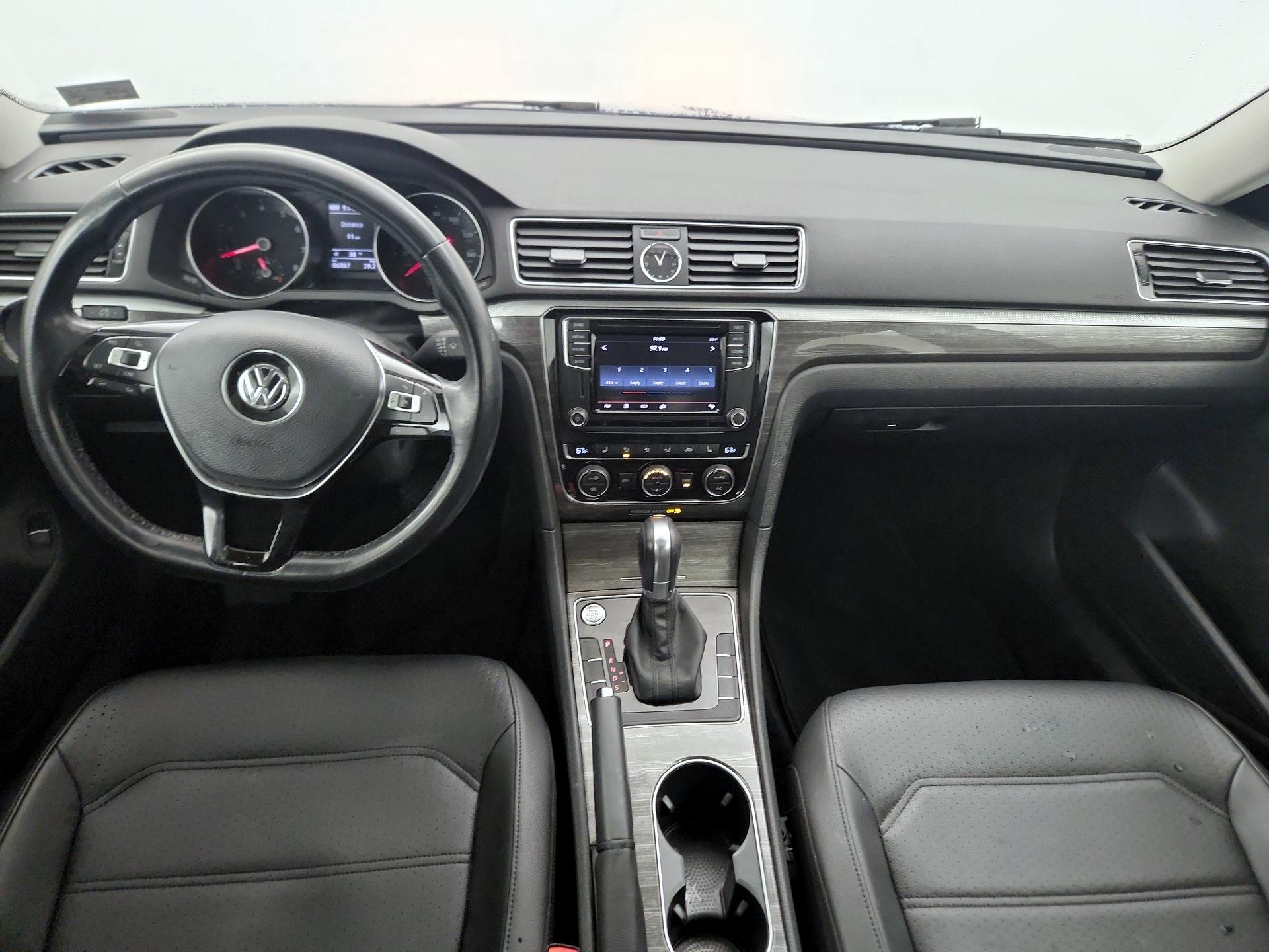 Thumbnail: 2017 Volkswagen Passat - 9