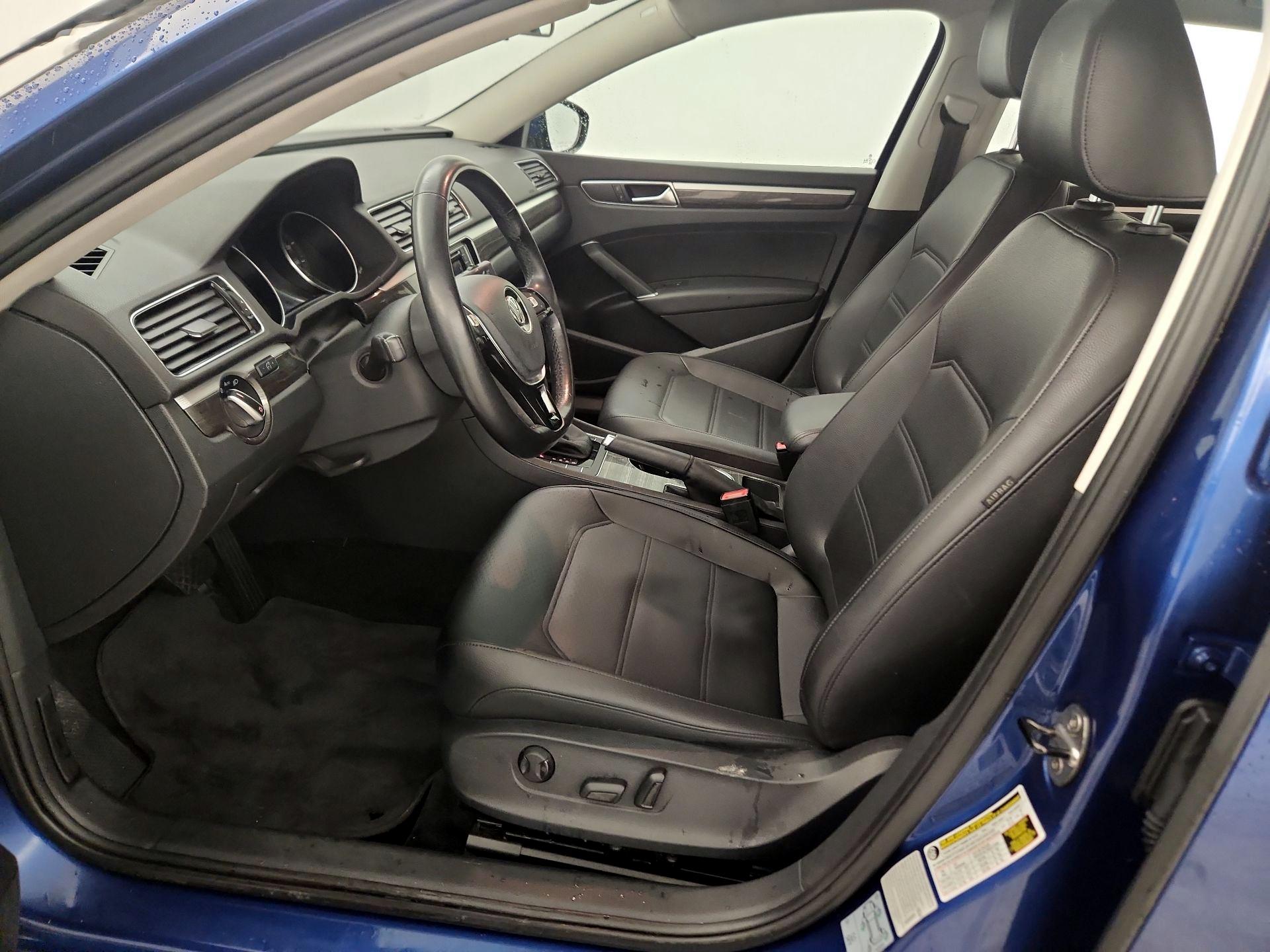 Thumbnail: 2017 Volkswagen Passat - 11