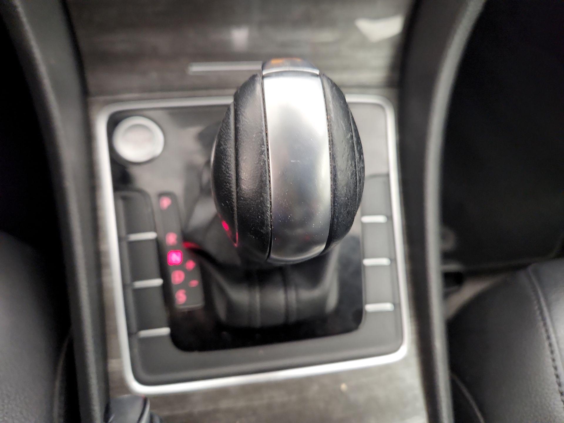 Thumbnail: 2017 Volkswagen Passat - 17