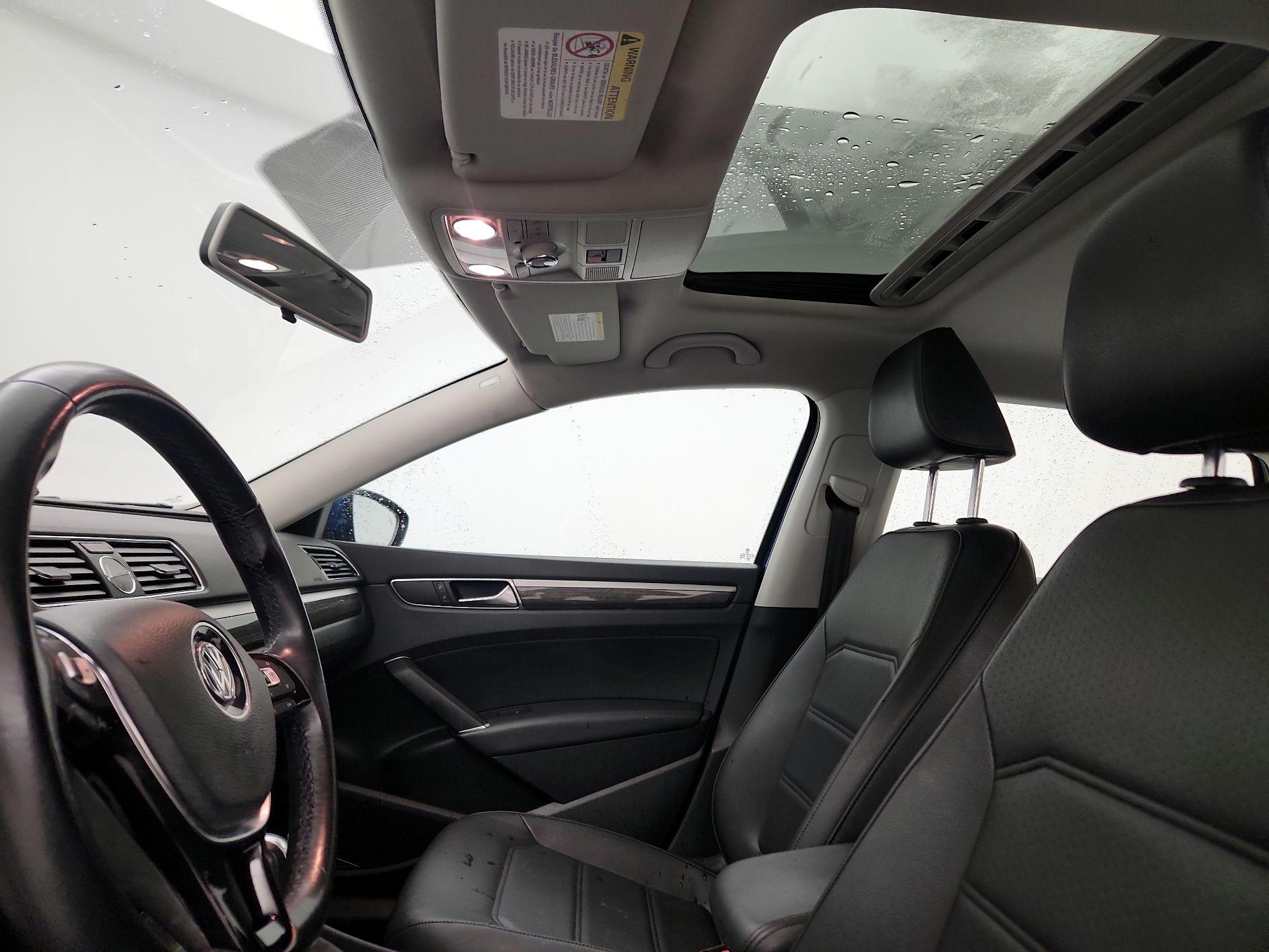 Thumbnail: 2017 Volkswagen Passat - 18