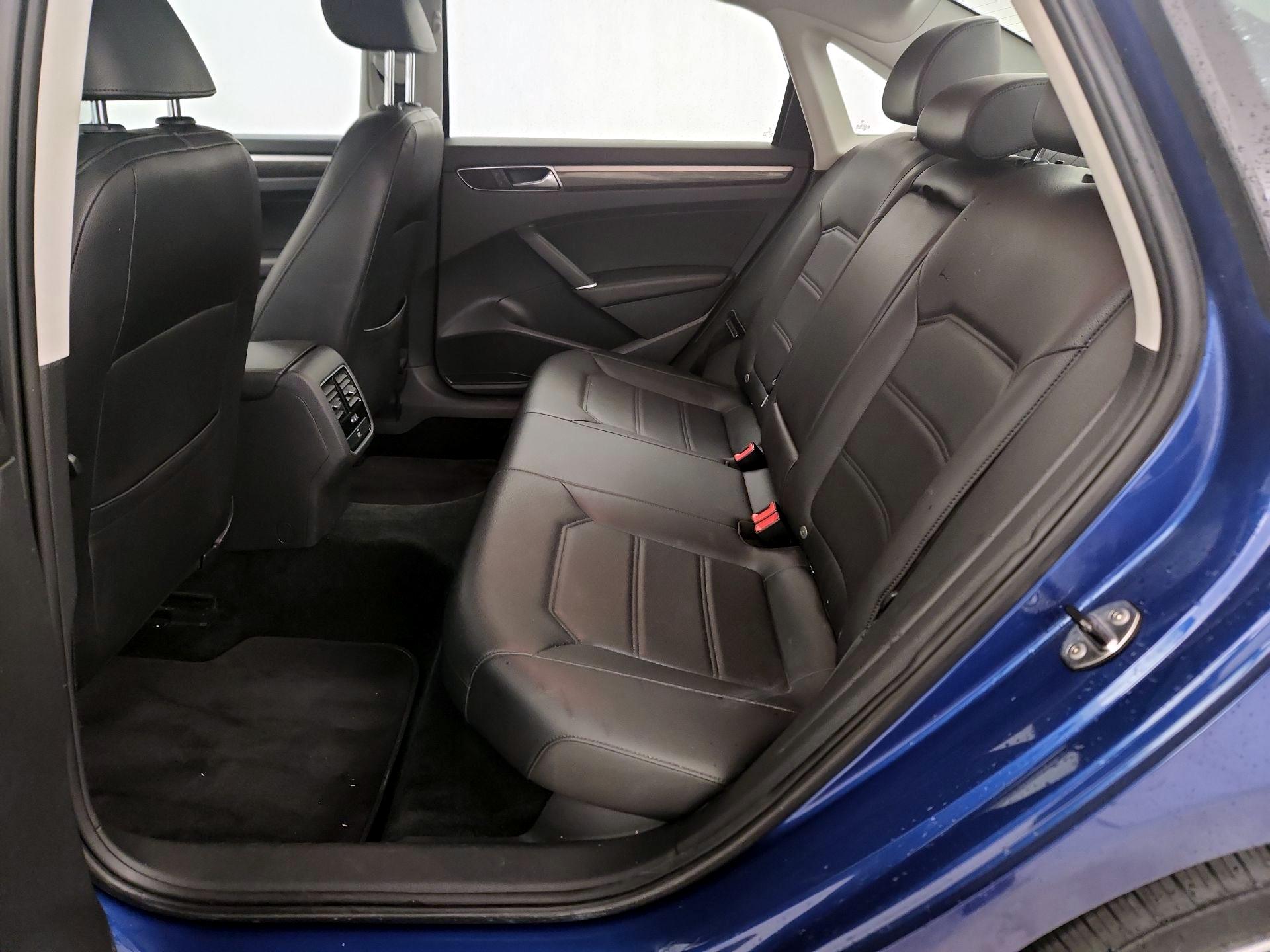 Thumbnail: 2017 Volkswagen Passat - 19