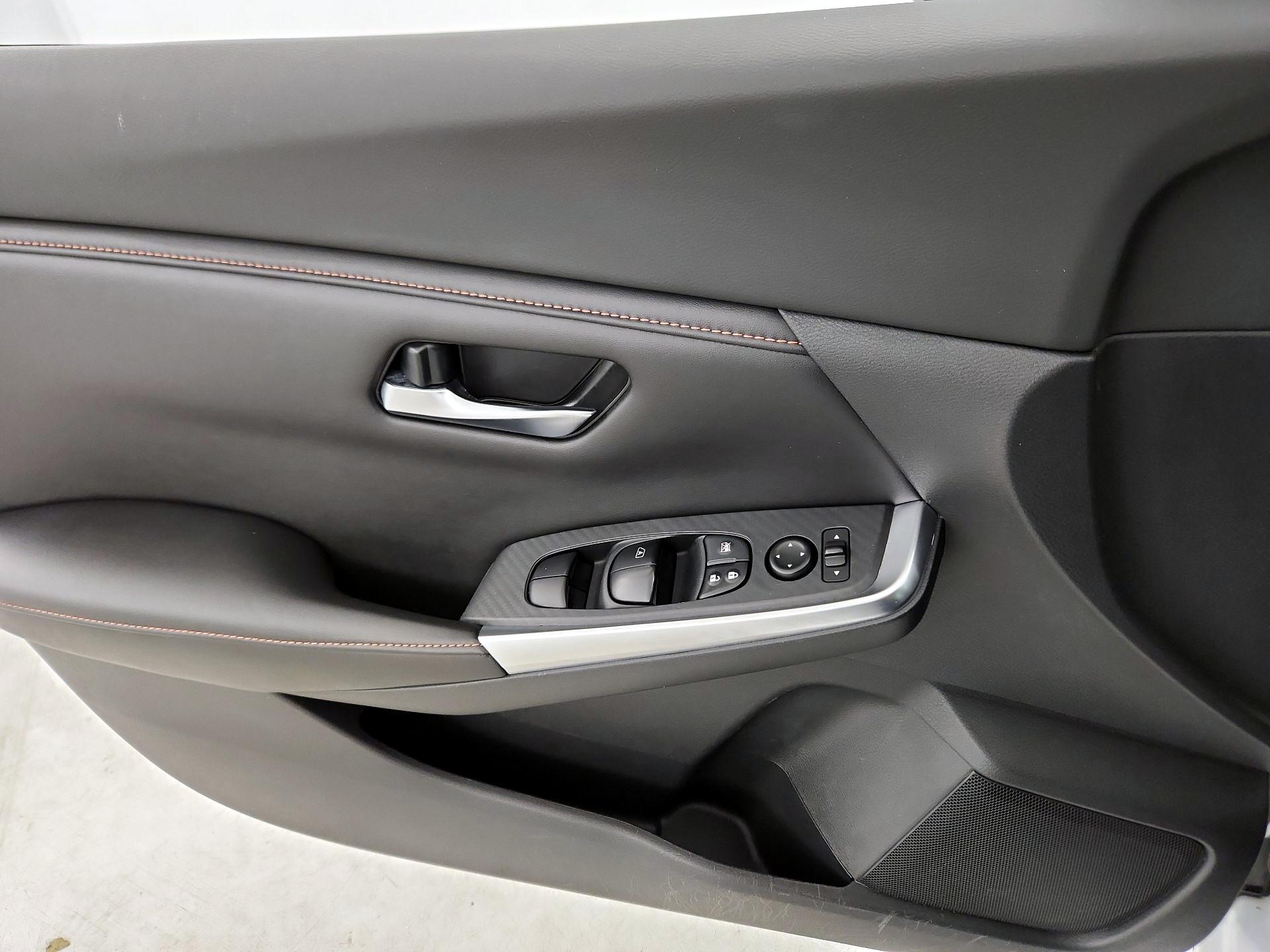 Thumbnail: 2021 Nissan Sentra - 12