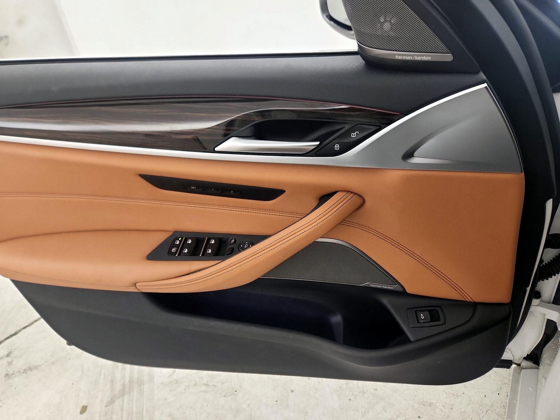 Thumbnail: 2022 BMW 5 Series - 12