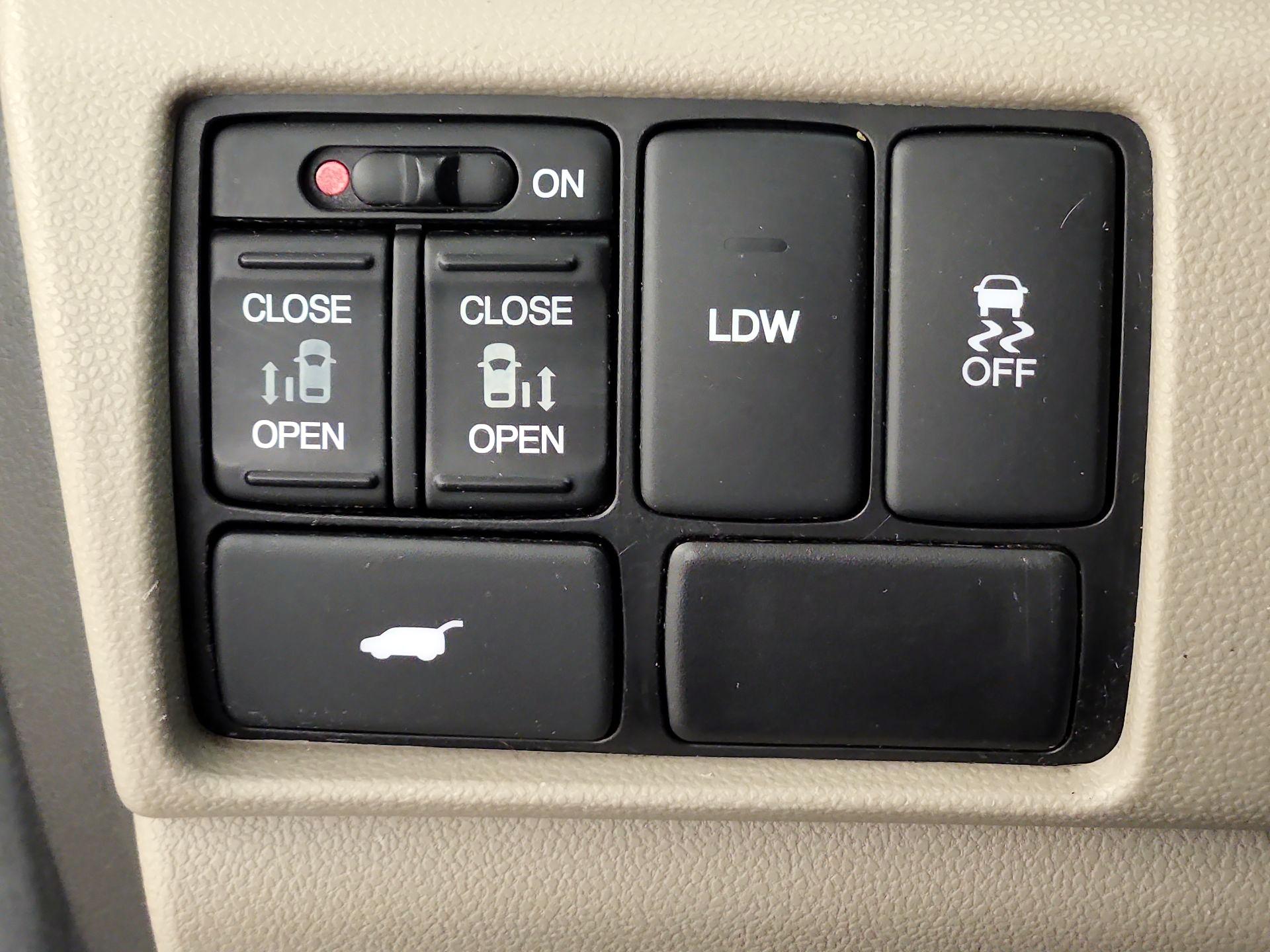 Thumbnail: 2014 Honda Odyssey - 13