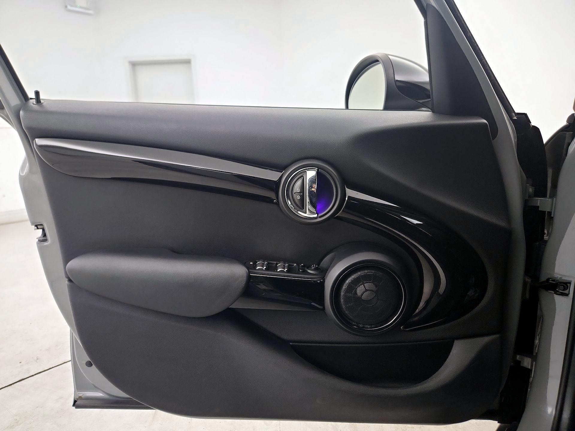 Thumbnail: 2019 MINI Cooper Hardtop - 12