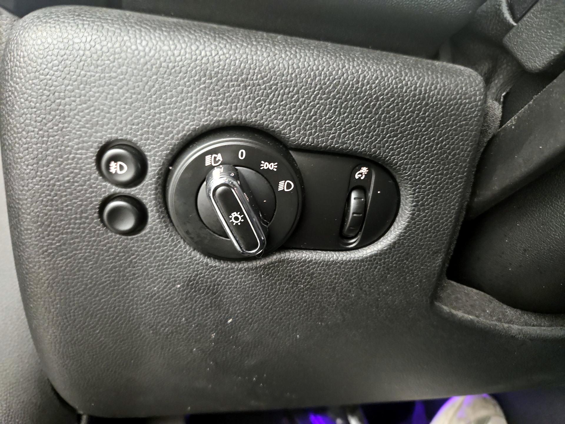 Thumbnail: 2019 MINI Cooper Hardtop - 13